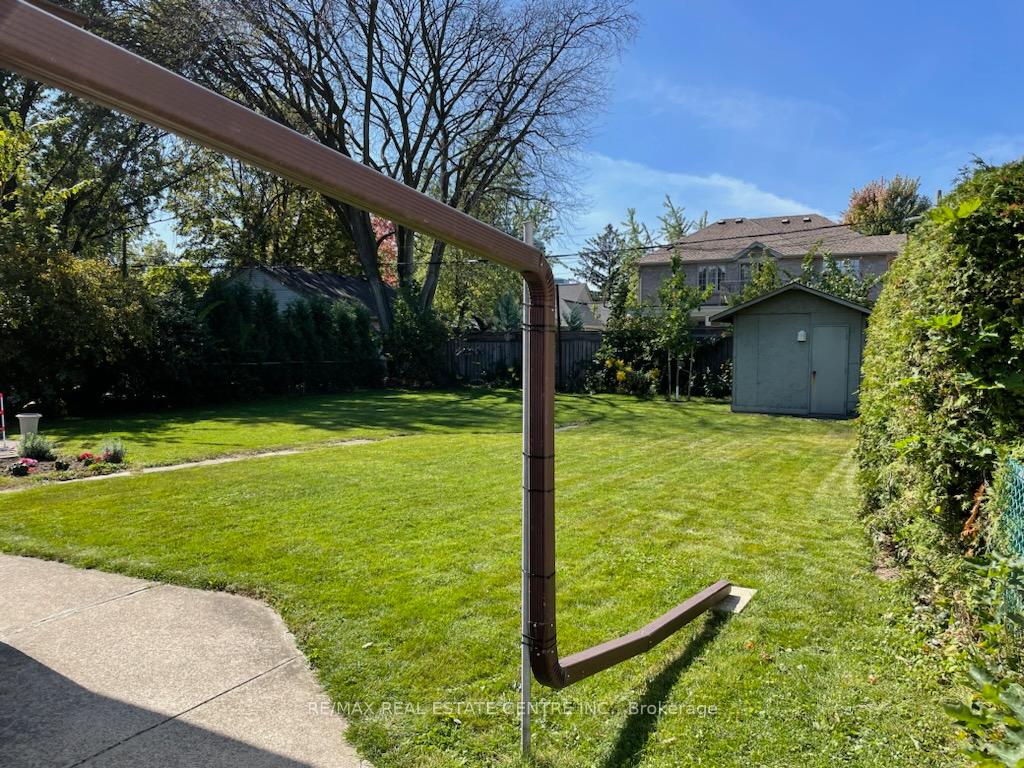 Photo 20 of 24 Smithwood Drive, Etobicoke, Islington-City Centre West — HOMEH