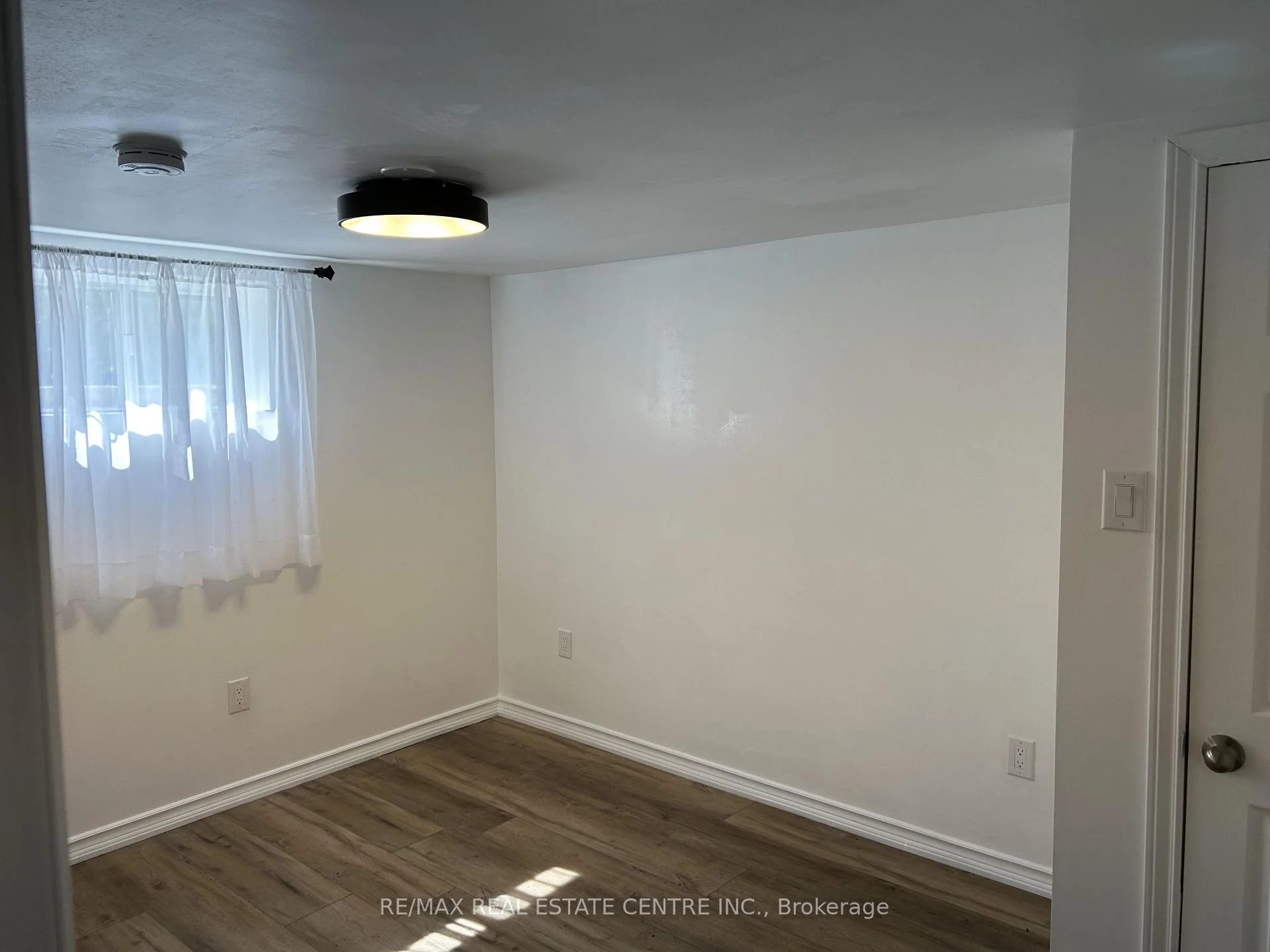 Photo 12 of 24 Smithwood Drive, Etobicoke, Islington-City Centre West — HOMEH