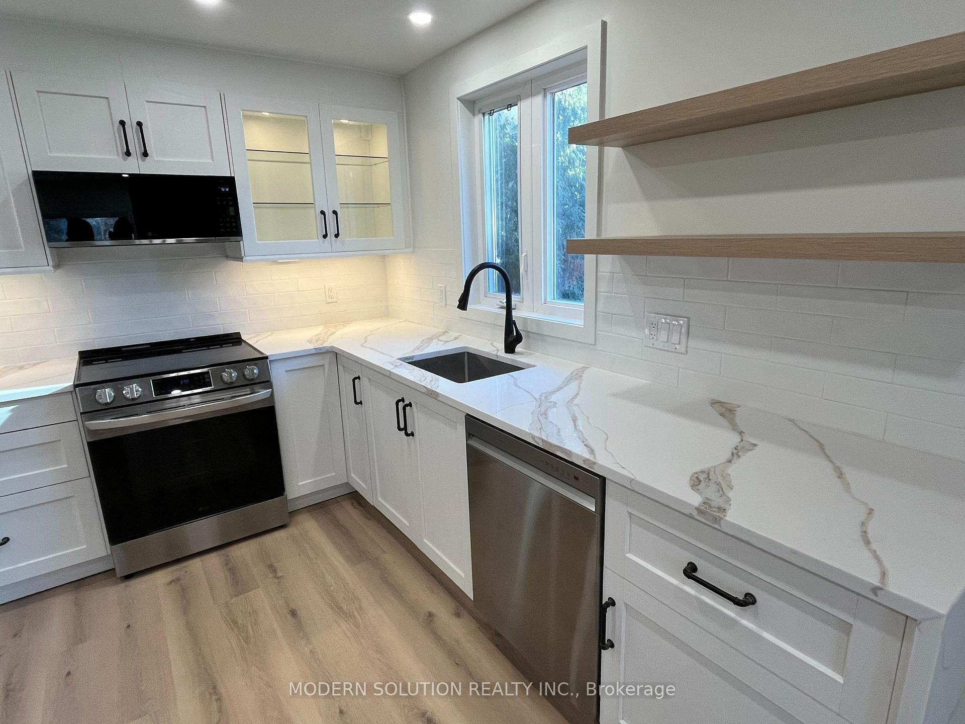 Photo 6 of 23 Tilden Crescent, Etobicoke, Humber Heights — HOMEH