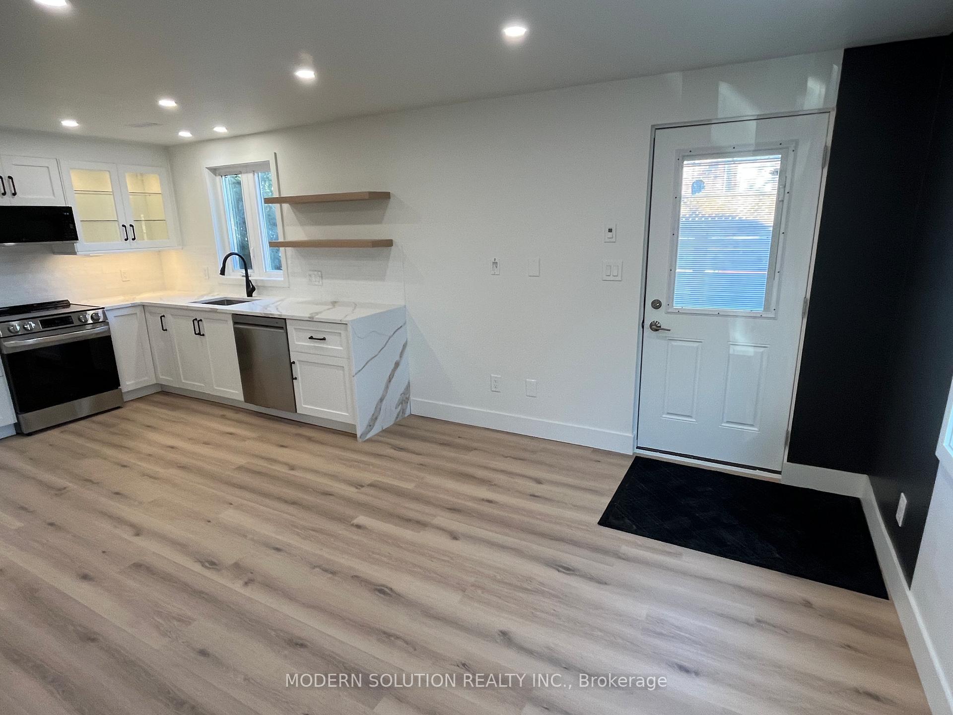 Photo 10 of 23 Tilden Crescent, Etobicoke, Humber Heights — HOMEH