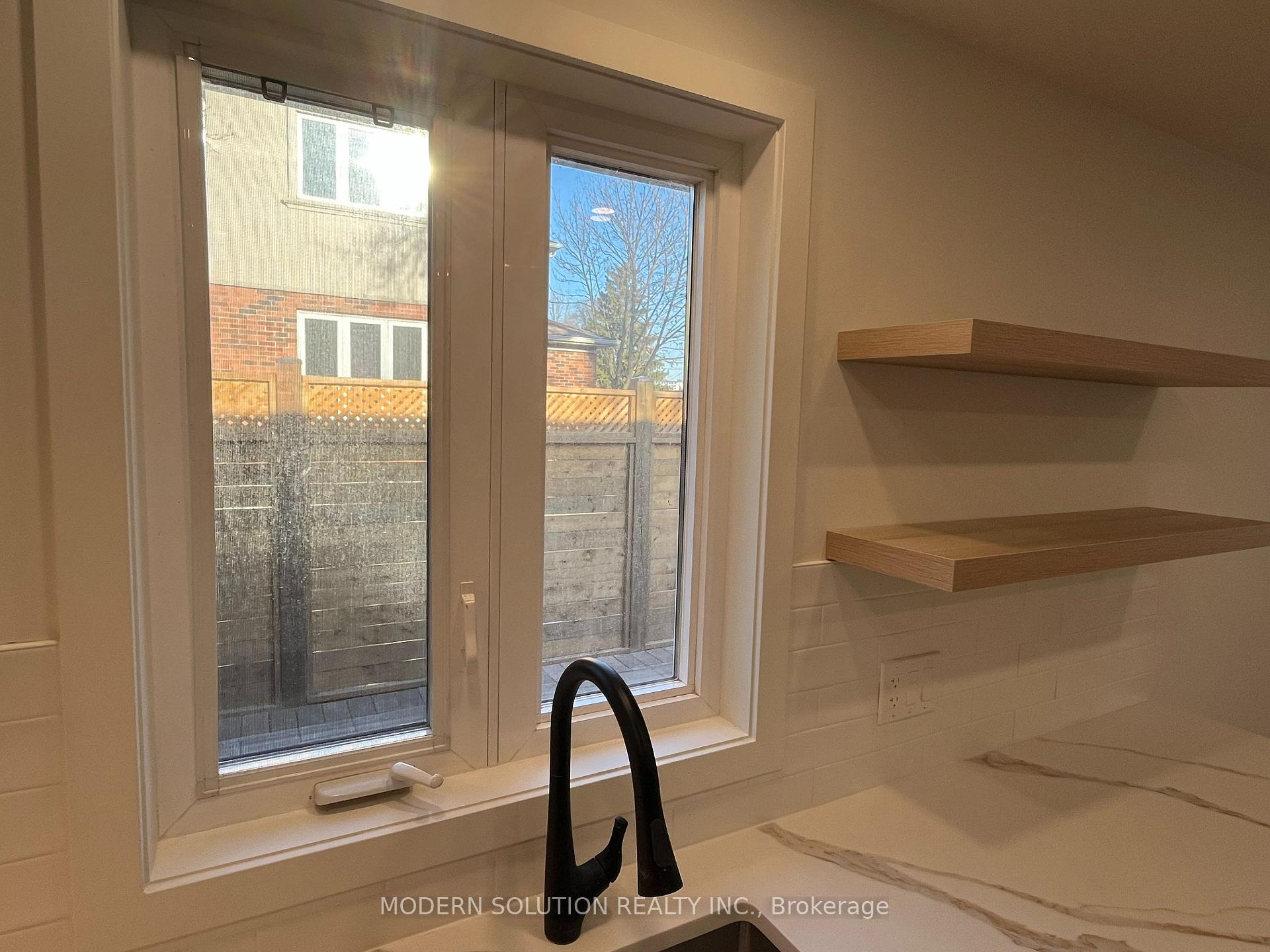 Photo 13 of 23 Tilden Crescent, Etobicoke, Humber Heights — HOMEH