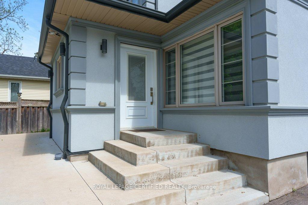Photo 4 of 5 Murray Street, Brampton, Brampton West — HOMEH