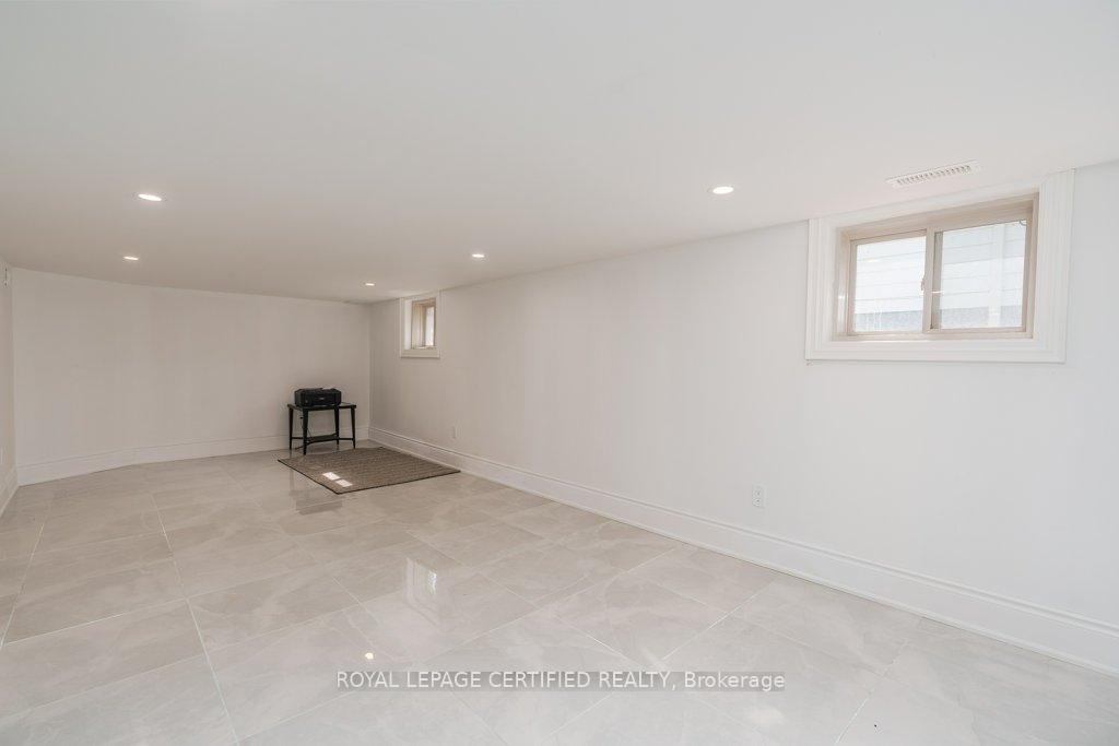Photo 13 of 5 Murray Street, Brampton, Brampton West — HOMEH