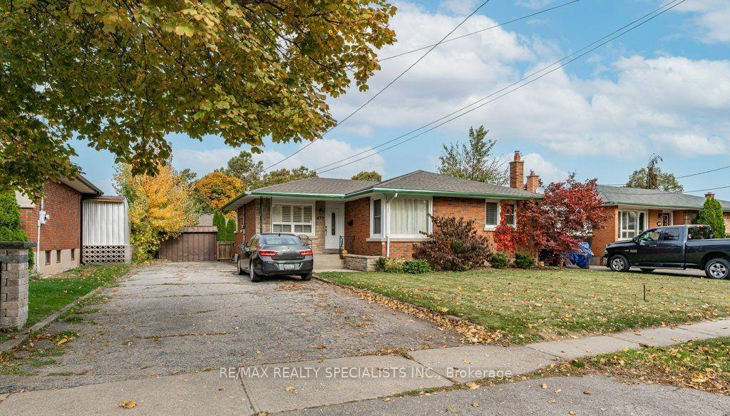 Front of Unit Bsmt, 477 Scott Street