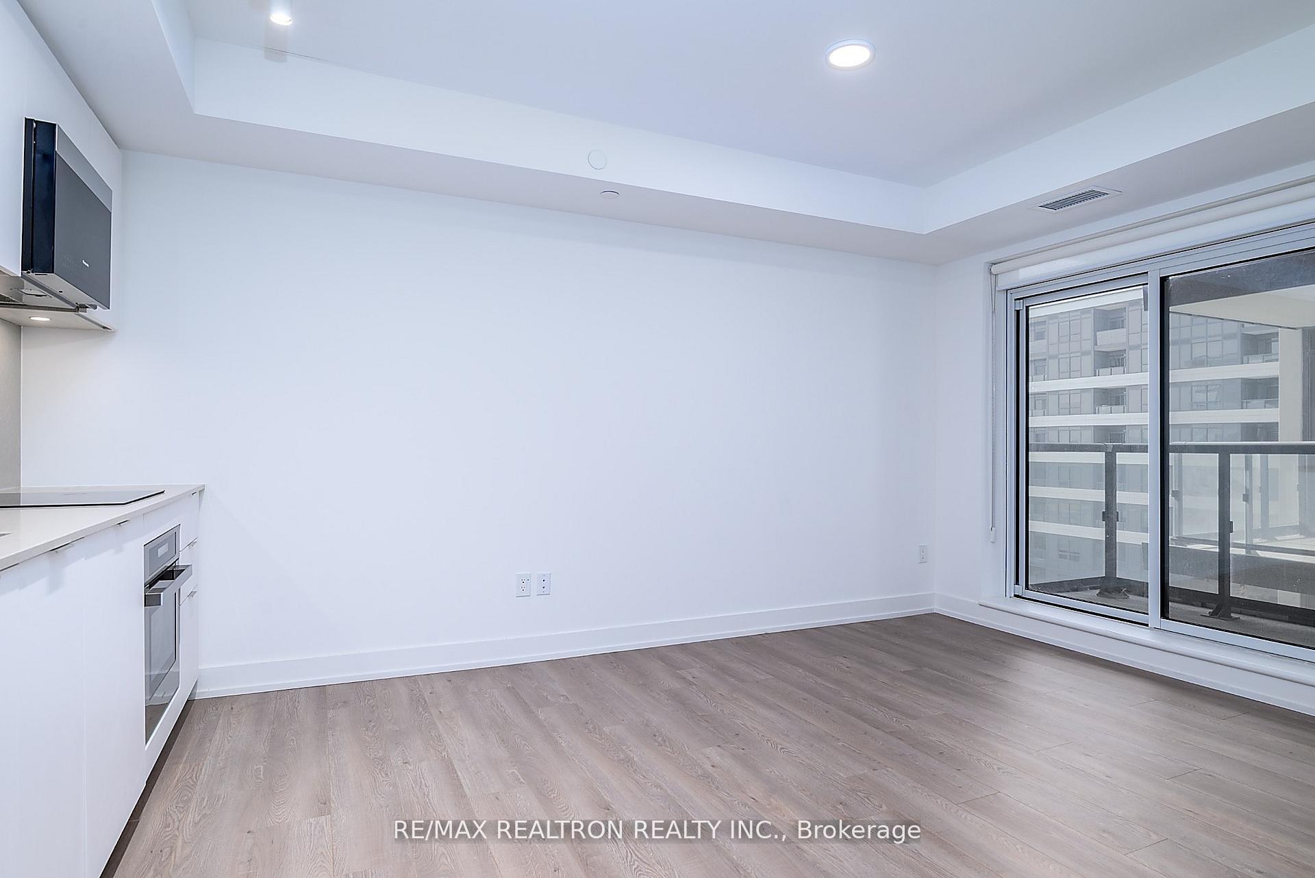 Photo 2 of Unit 826, 8 Cedarland Drive, Markham, Unionville — HOMEH