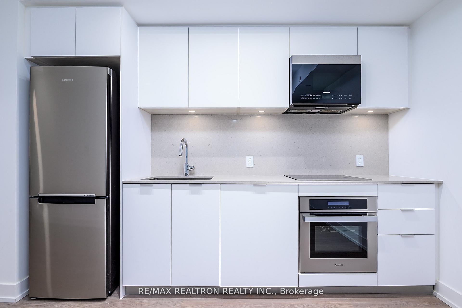 Photo 5 of Unit 826, 8 Cedarland Drive, Markham, Unionville — HOMEH