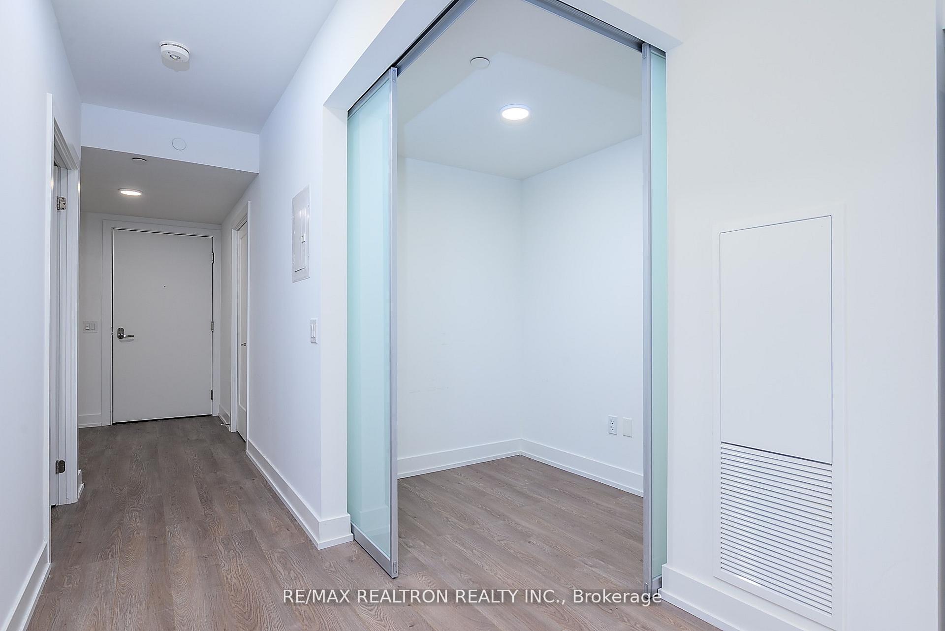 Photo 7 of Unit 826, 8 Cedarland Drive, Markham, Unionville — HOMEH