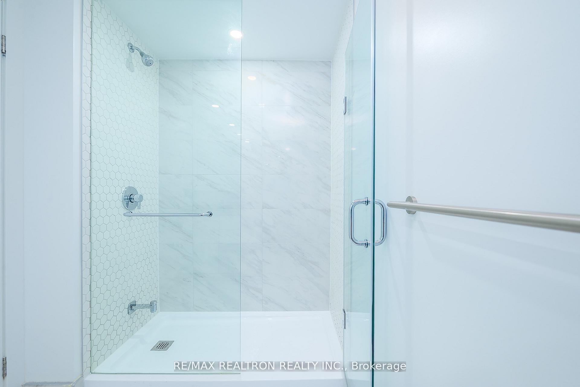 Photo 9 of Unit 826, 8 Cedarland Drive, Markham, Unionville — HOMEH