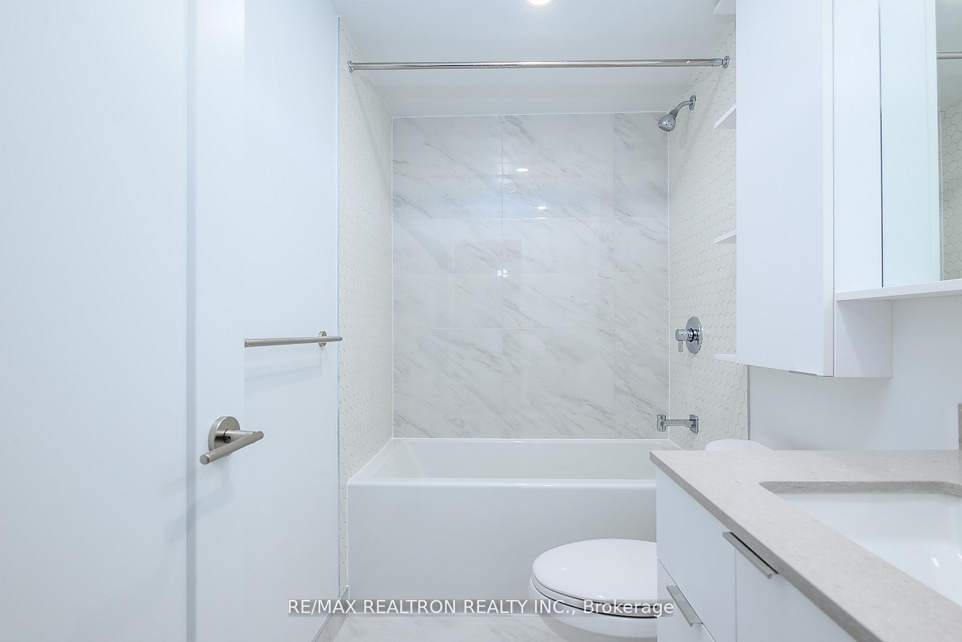 Photo 14 of Unit 826, 8 Cedarland Drive, Markham, Unionville — HOMEH