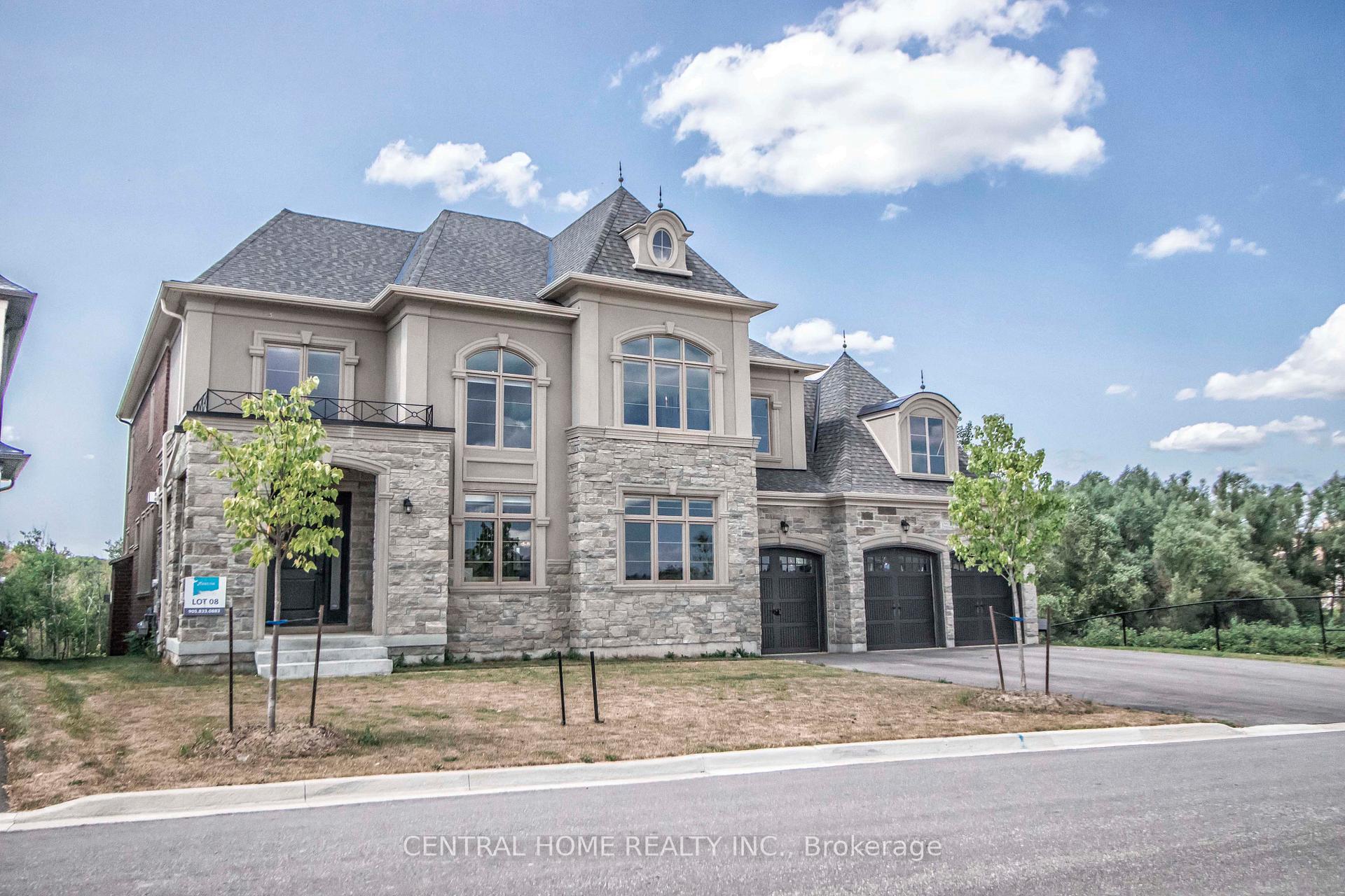 Photo 2 of 122 Burns Boulevard, King, King City — HOMEH