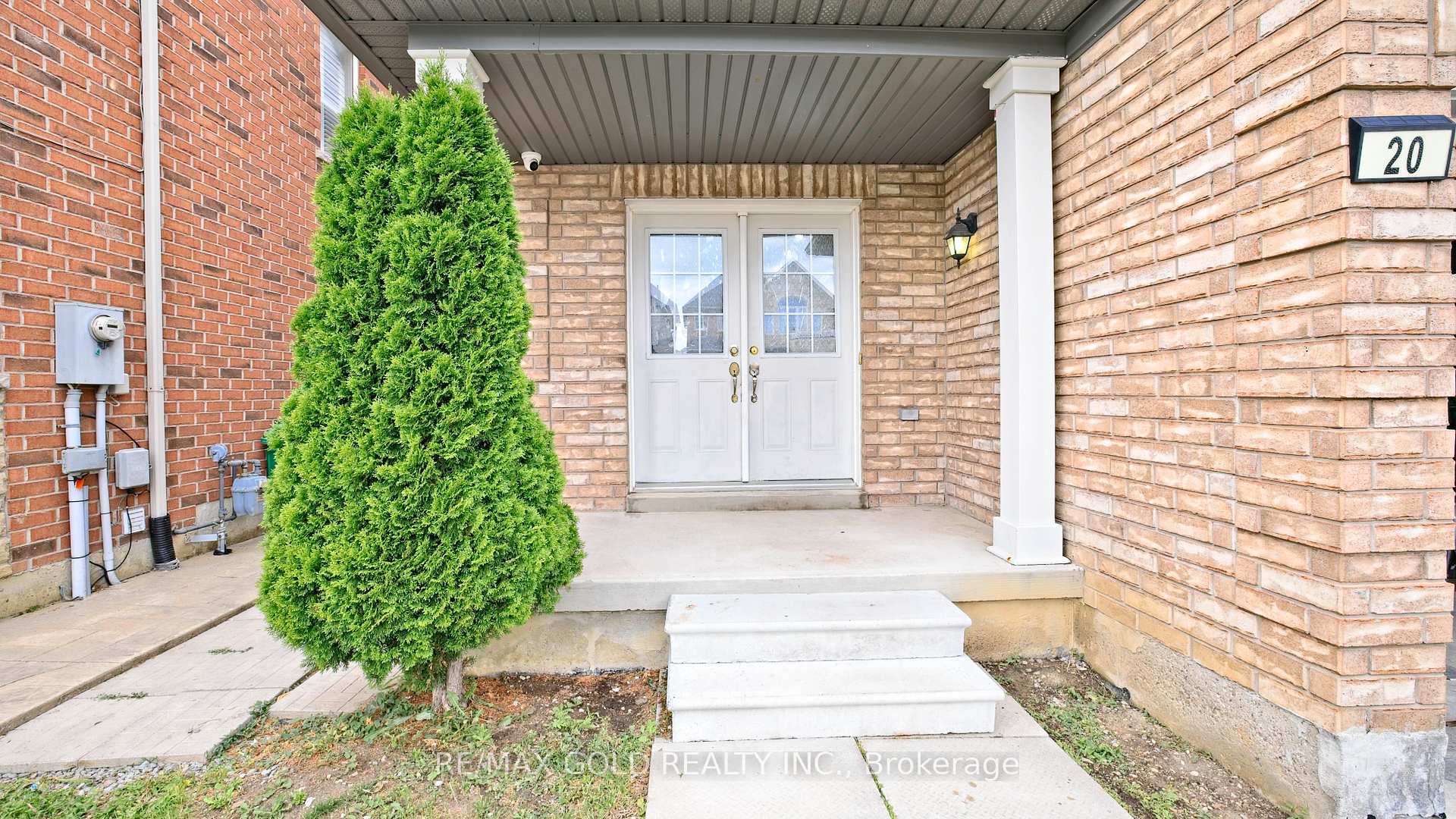 Photo 5 of 20 Tatra Crescent, Brampton, Bram West — HOMEH