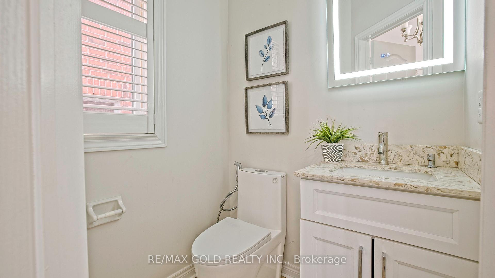 Photo 7 of 20 Tatra Crescent, Brampton, Bram West — HOMEH