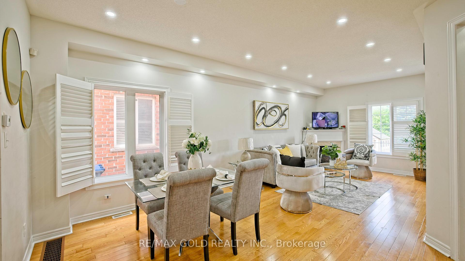 Photo 8 of 20 Tatra Crescent, Brampton, Bram West — HOMEH