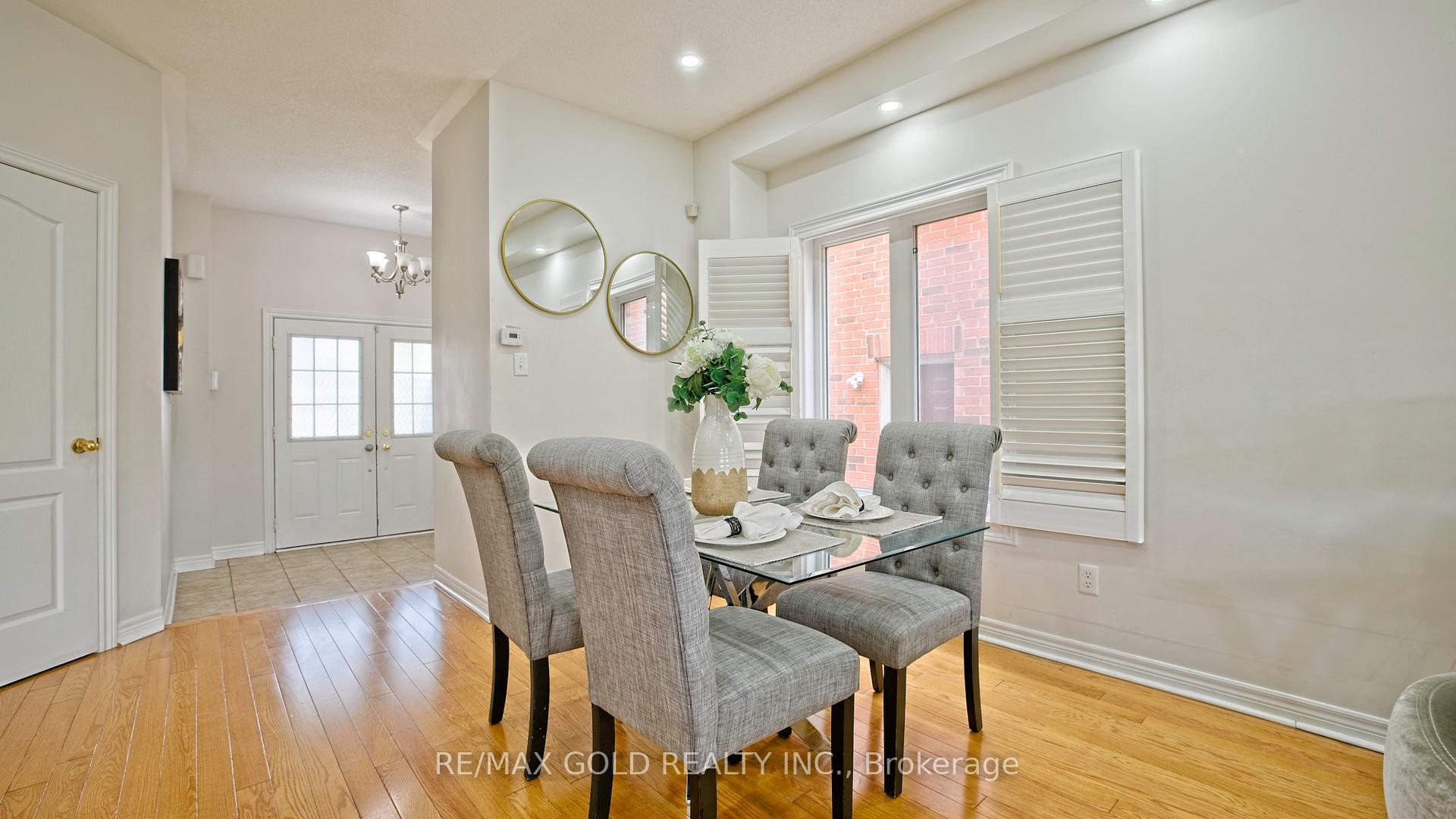 Photo 9 of 20 Tatra Crescent, Brampton, Bram West — HOMEH