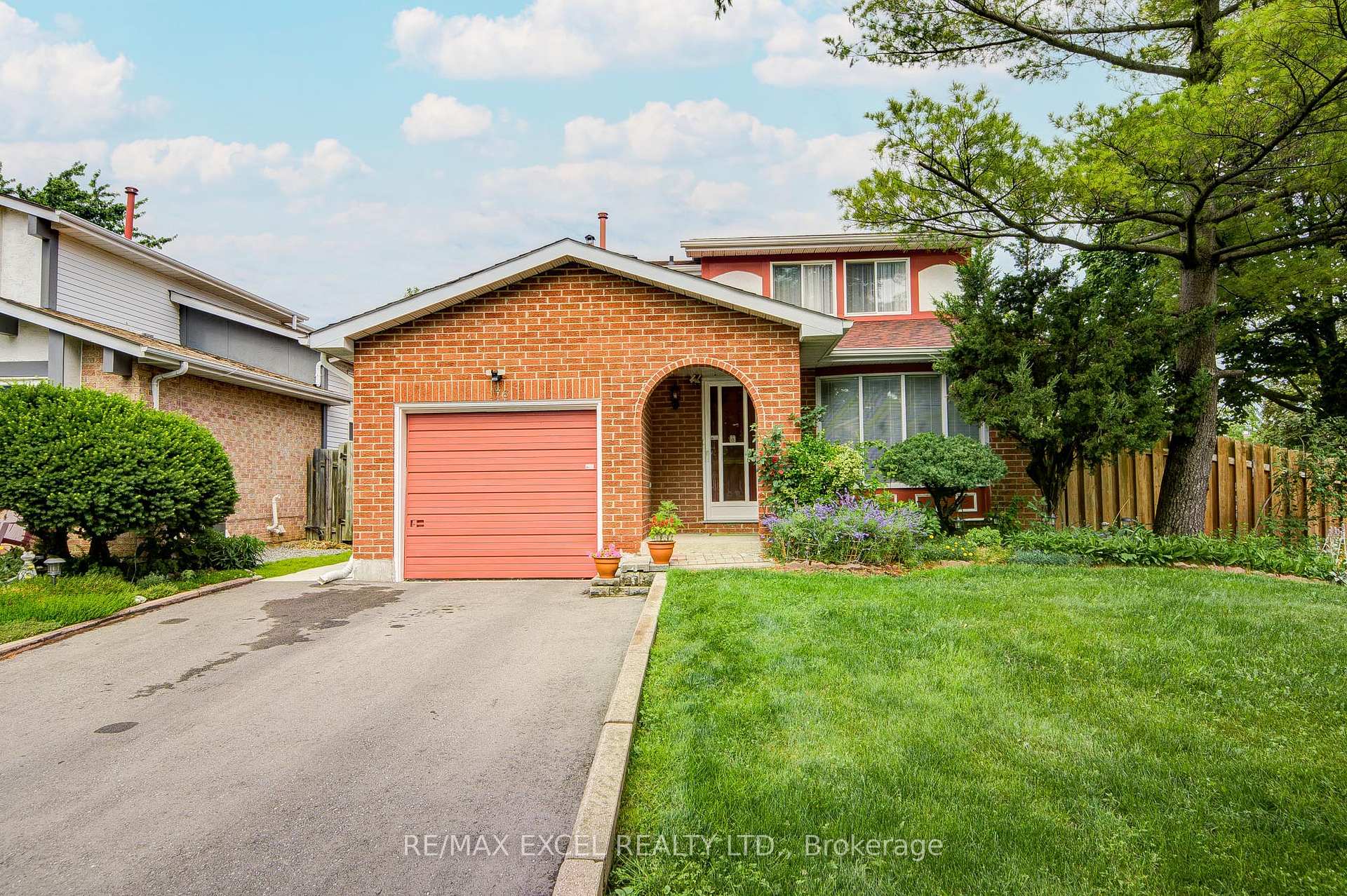 Photo 1 of 176 Goldhawk Trail, Scarborough, Milliken — HOMEH