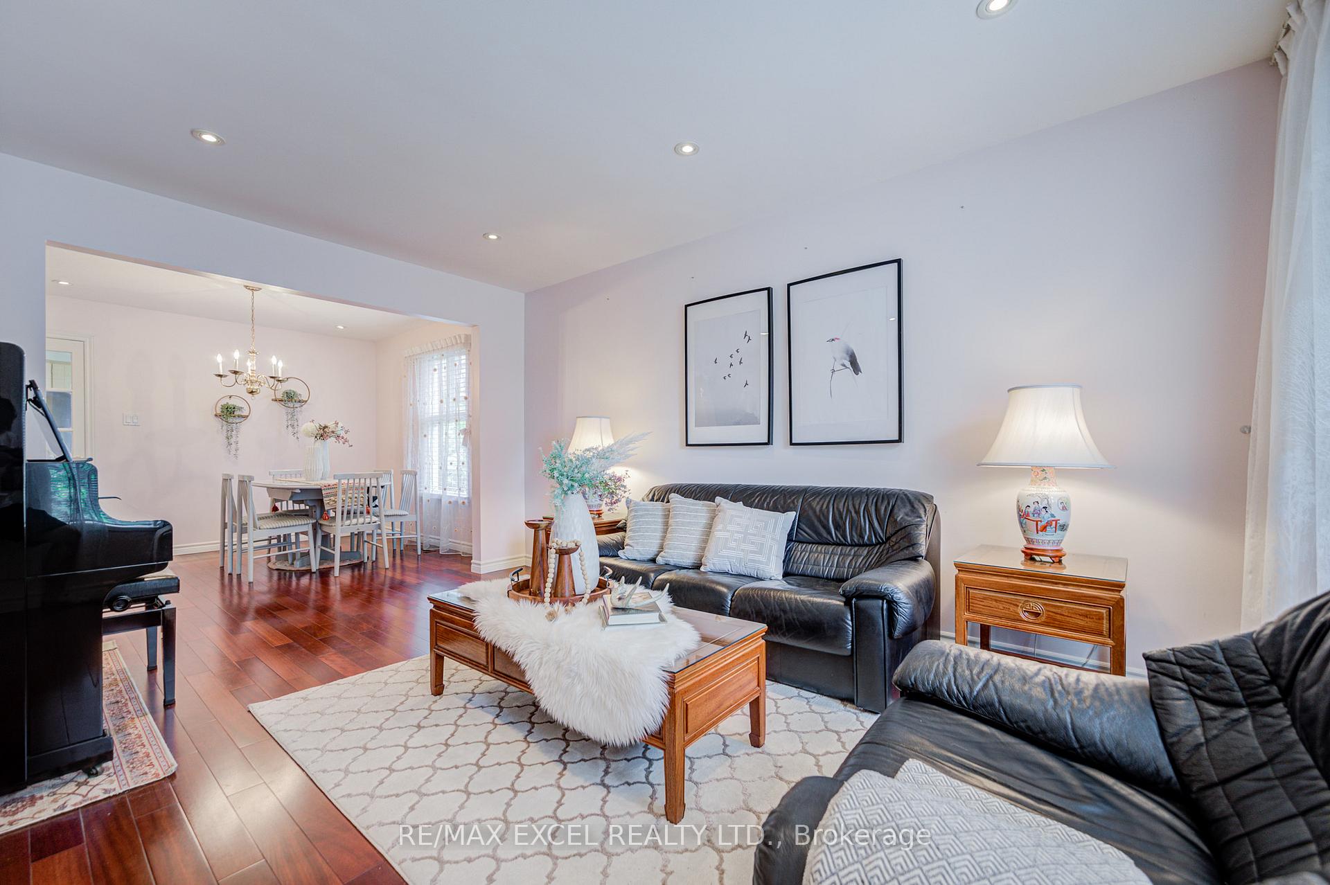 Photo 8 of 176 Goldhawk Trail, Scarborough, Milliken — HOMEH