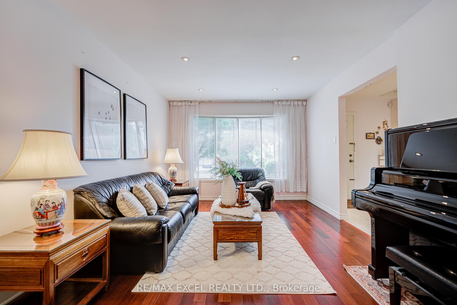Photo 9 of 176 Goldhawk Trail, Scarborough, Milliken — HOMEH