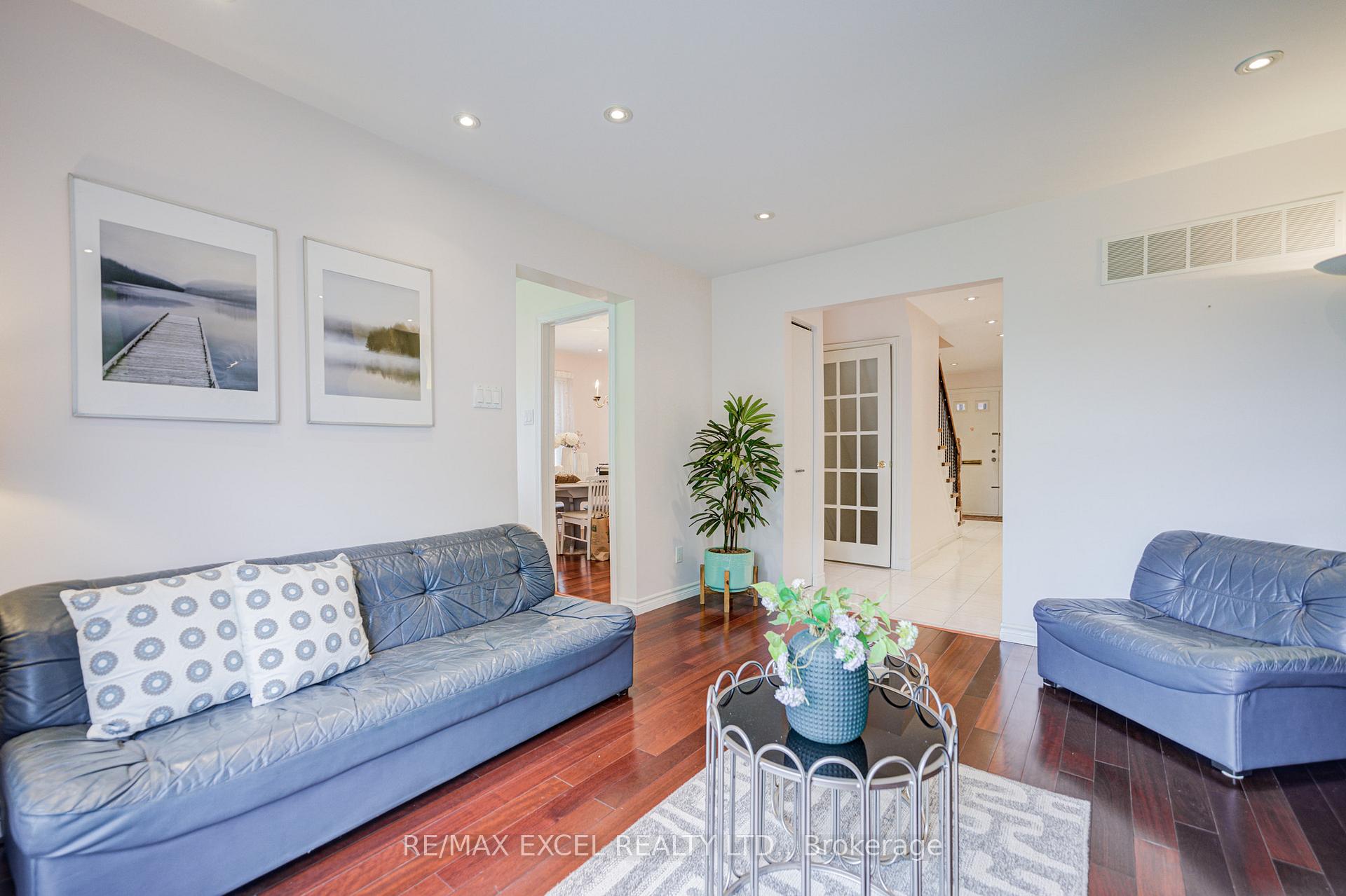 Photo 20 of 176 Goldhawk Trail, Scarborough, Milliken — HOMEH