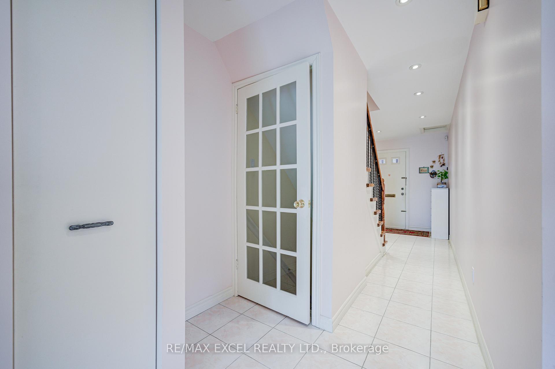 Photo 21 of 176 Goldhawk Trail, Scarborough, Milliken — HOMEH
