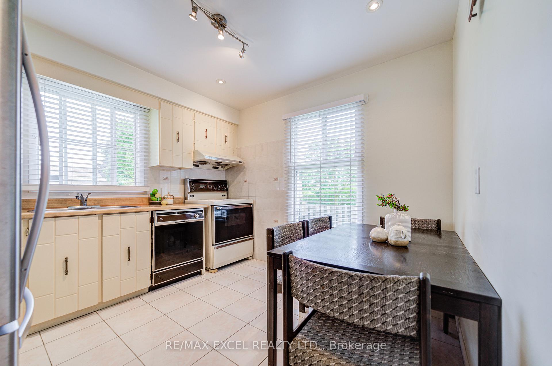 Photo 22 of 176 Goldhawk Trail, Scarborough, Milliken — HOMEH