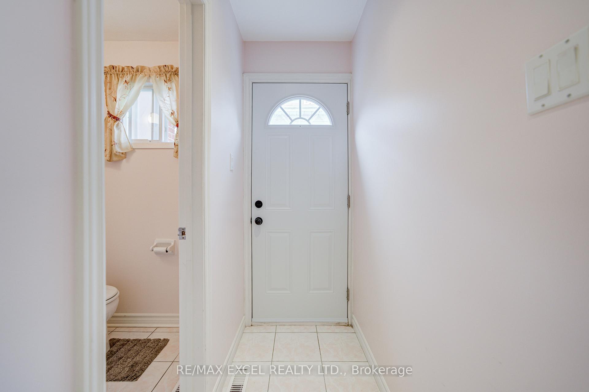 Photo 26 of 176 Goldhawk Trail, Scarborough, Milliken — HOMEH