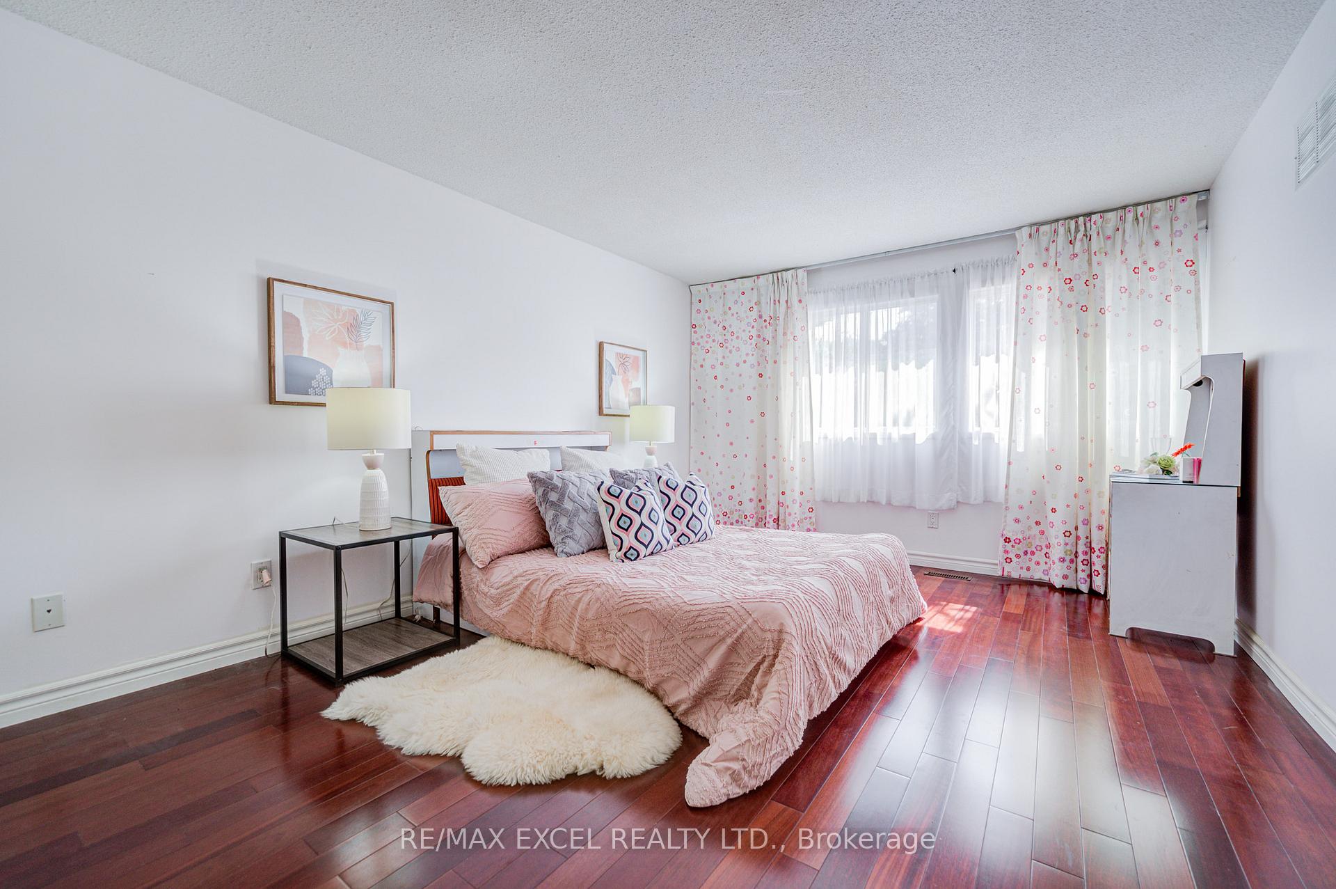 Photo 30 of 176 Goldhawk Trail, Scarborough, Milliken — HOMEH