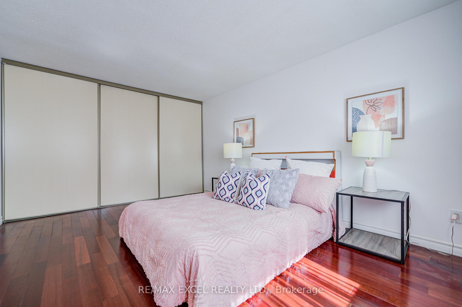 Photo 32 of 176 Goldhawk Trail, Scarborough, Milliken — HOMEH