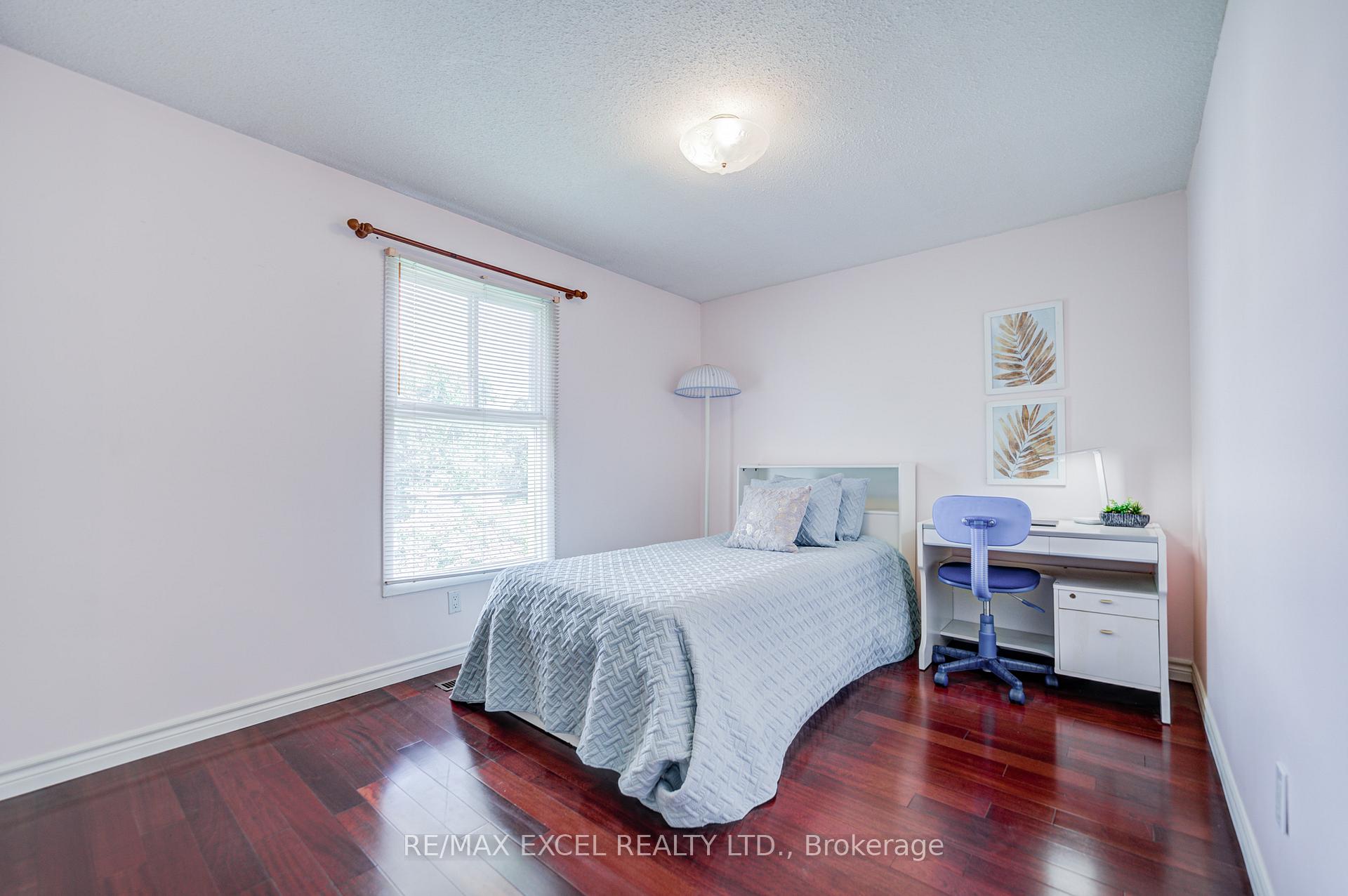 Photo 34 of 176 Goldhawk Trail, Scarborough, Milliken — HOMEH