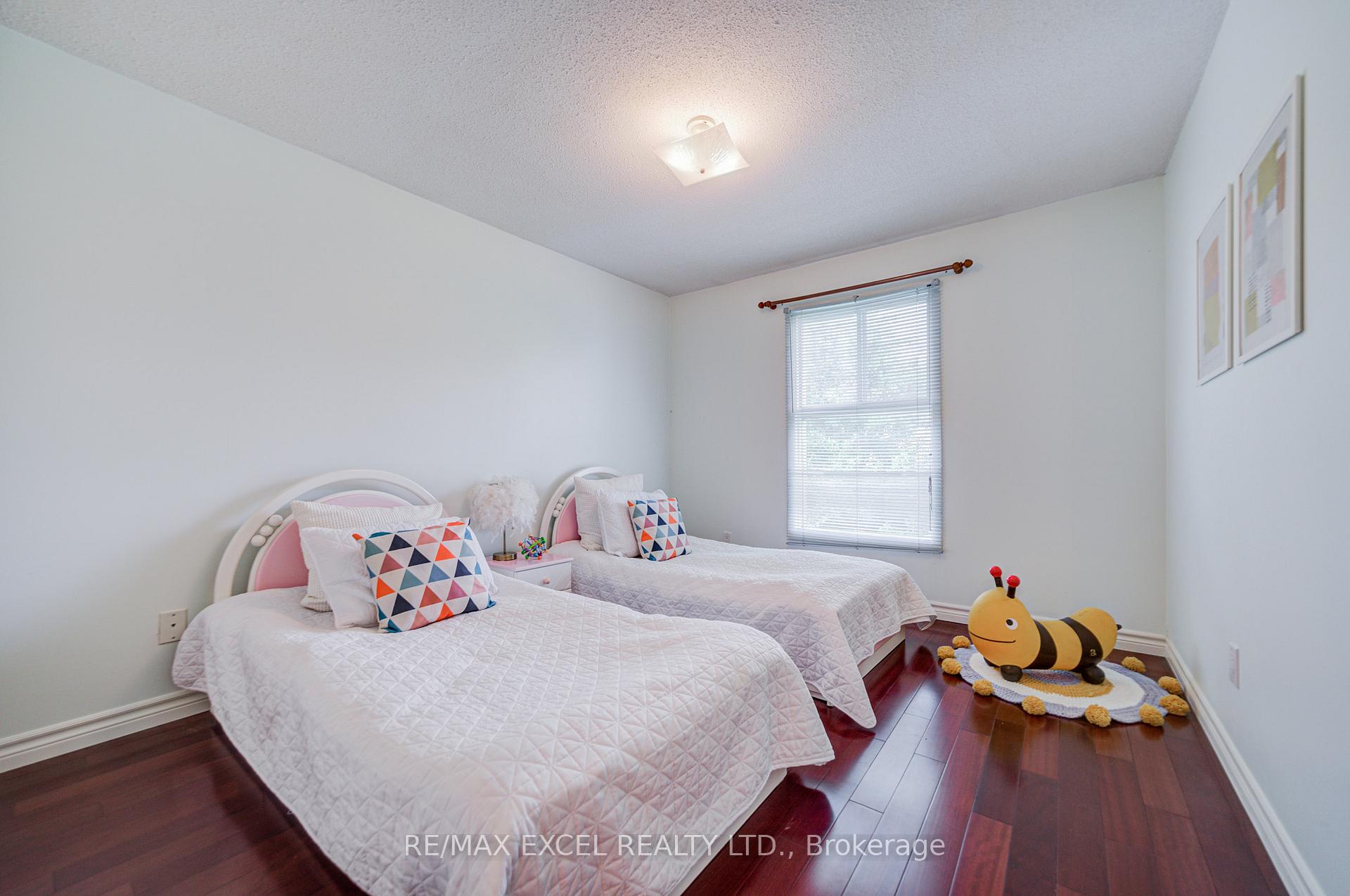 Photo 36 of 176 Goldhawk Trail, Scarborough, Milliken — HOMEH