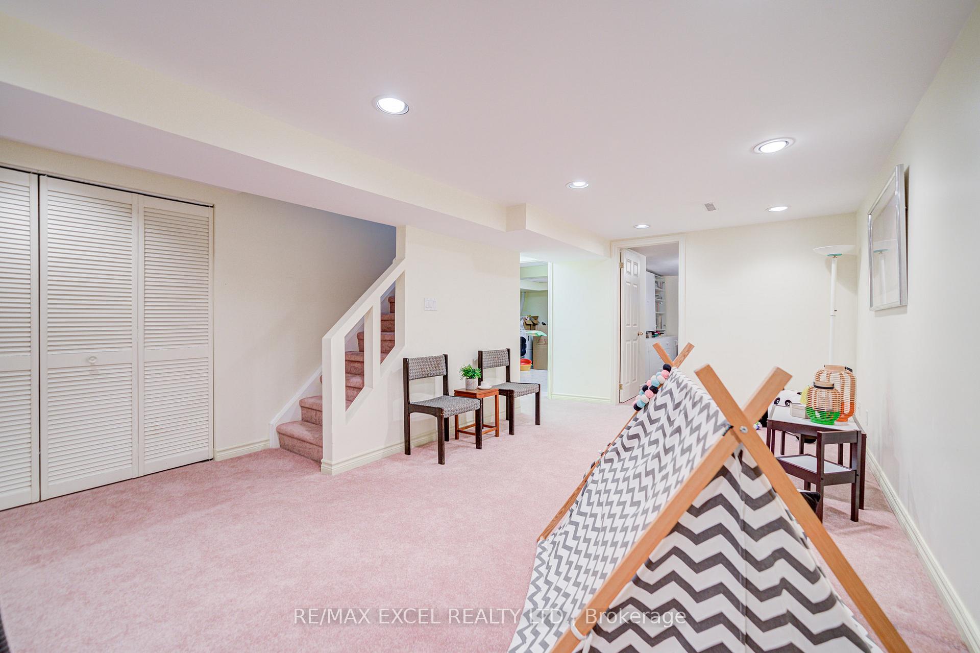 Photo 37 of 176 Goldhawk Trail, Scarborough, Milliken — HOMEH