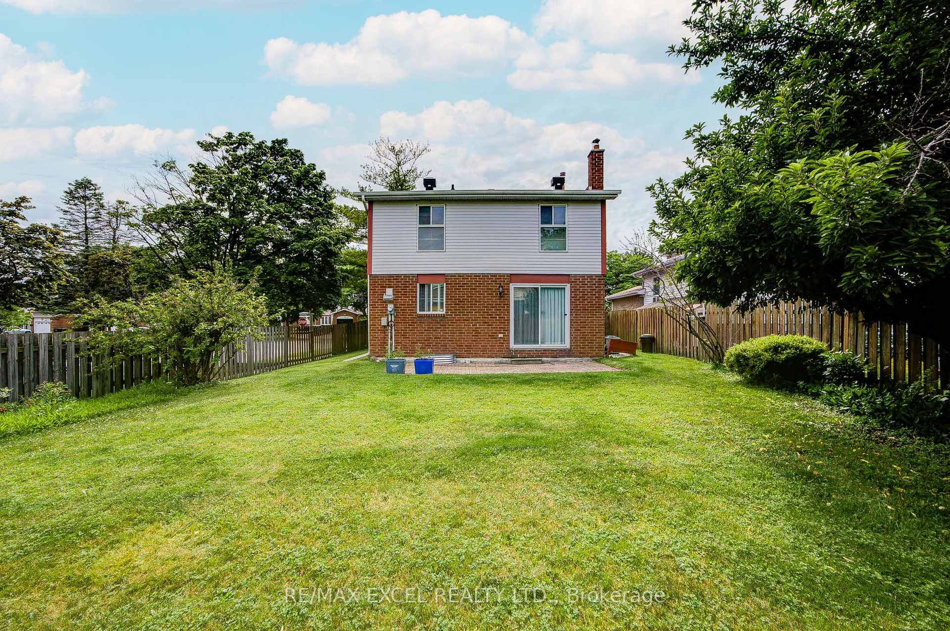 Photo 49 of 176 Goldhawk Trail, Scarborough, Milliken — HOMEH