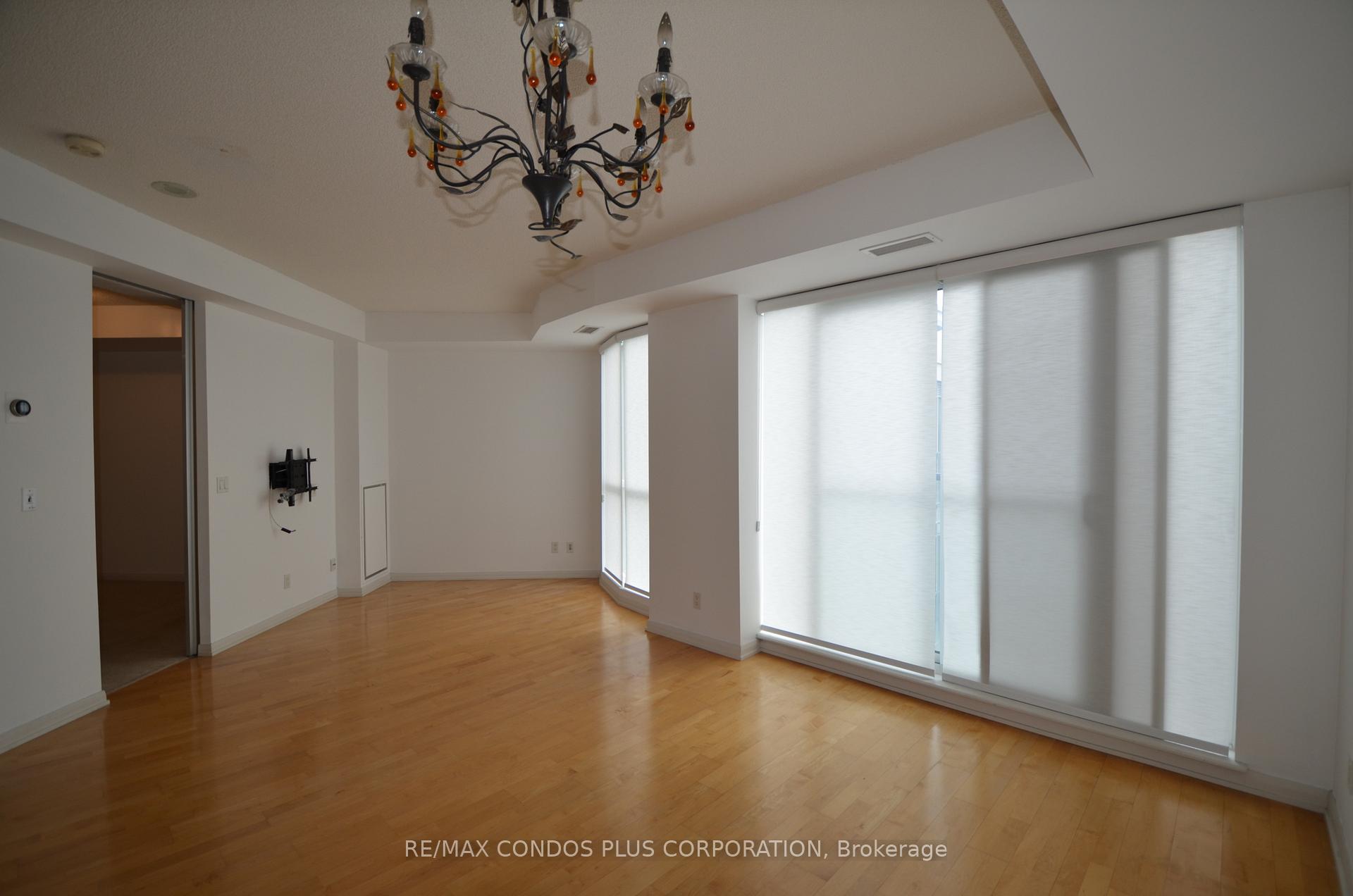 Photo 4 of Unit 801, 18 Beverley Street, Toronto, Kensington-Chinatown — HOMEH