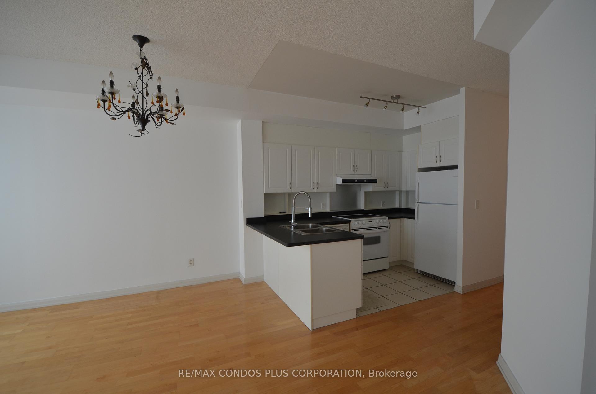 Photo 6 of Unit 801, 18 Beverley Street, Toronto, Kensington-Chinatown — HOMEH