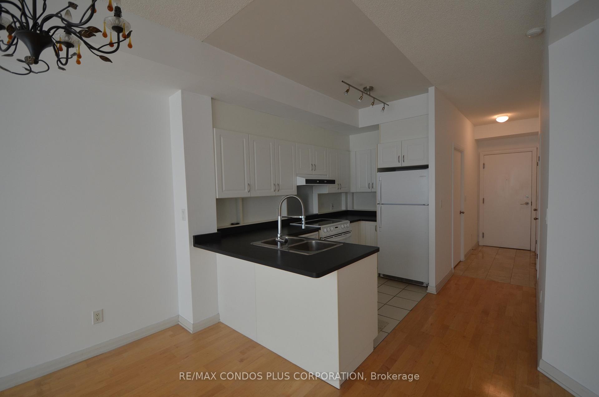 Photo 8 of Unit 801, 18 Beverley Street, Toronto, Kensington-Chinatown — HOMEH