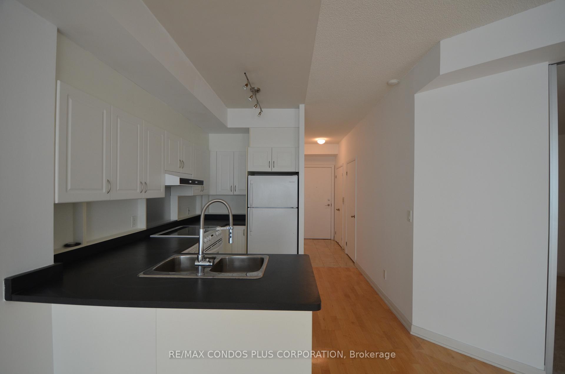 Photo 10 of Unit 801, 18 Beverley Street, Toronto, Kensington-Chinatown — HOMEH