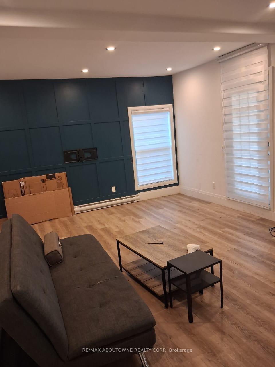 Front of Unit 202, 66 Wellington Street S