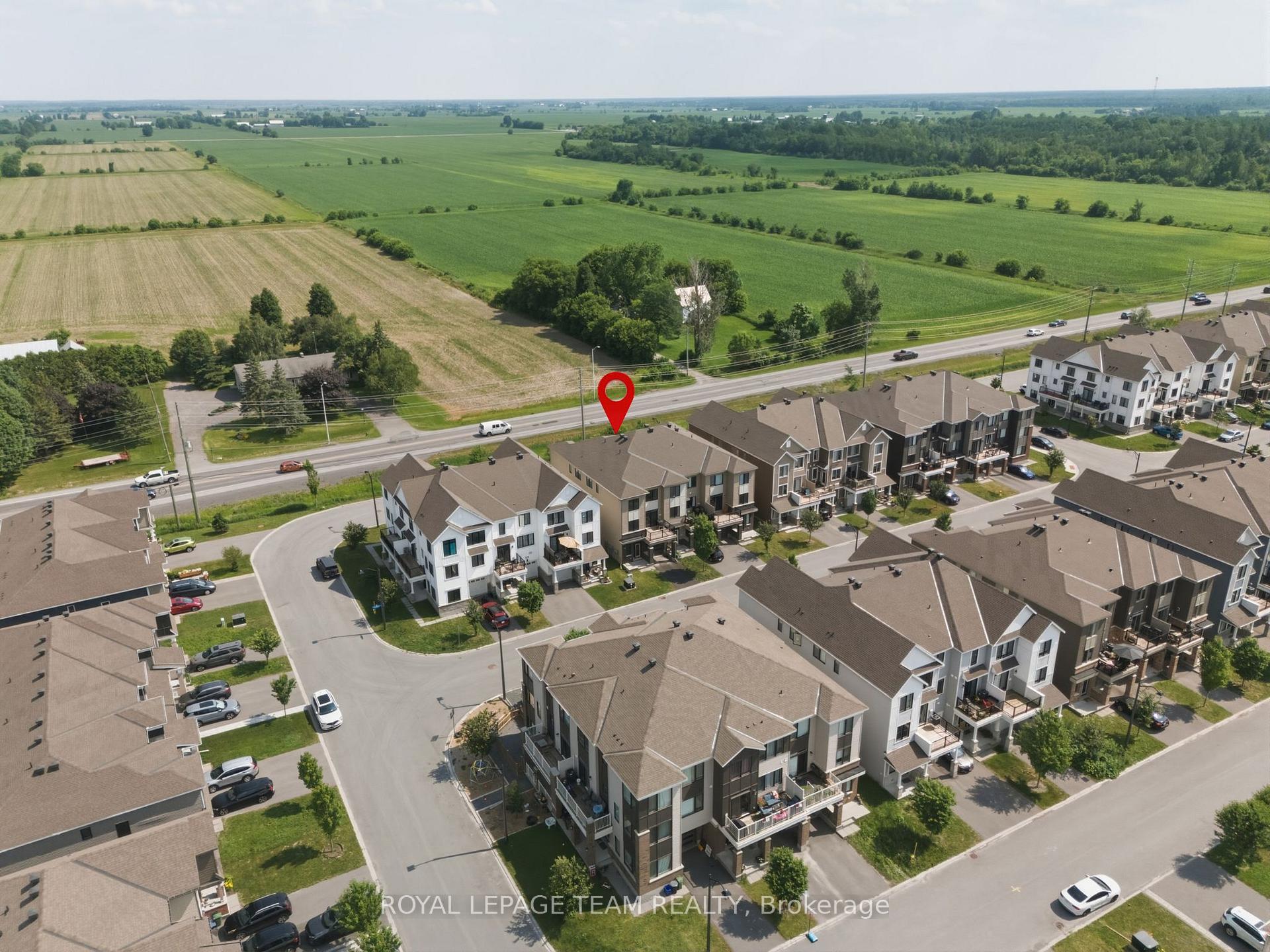 Photo 2 of 168 Pictou Crescent, Ottawa, Kanata - Emerald Meadows/Trailwest — HOMEH