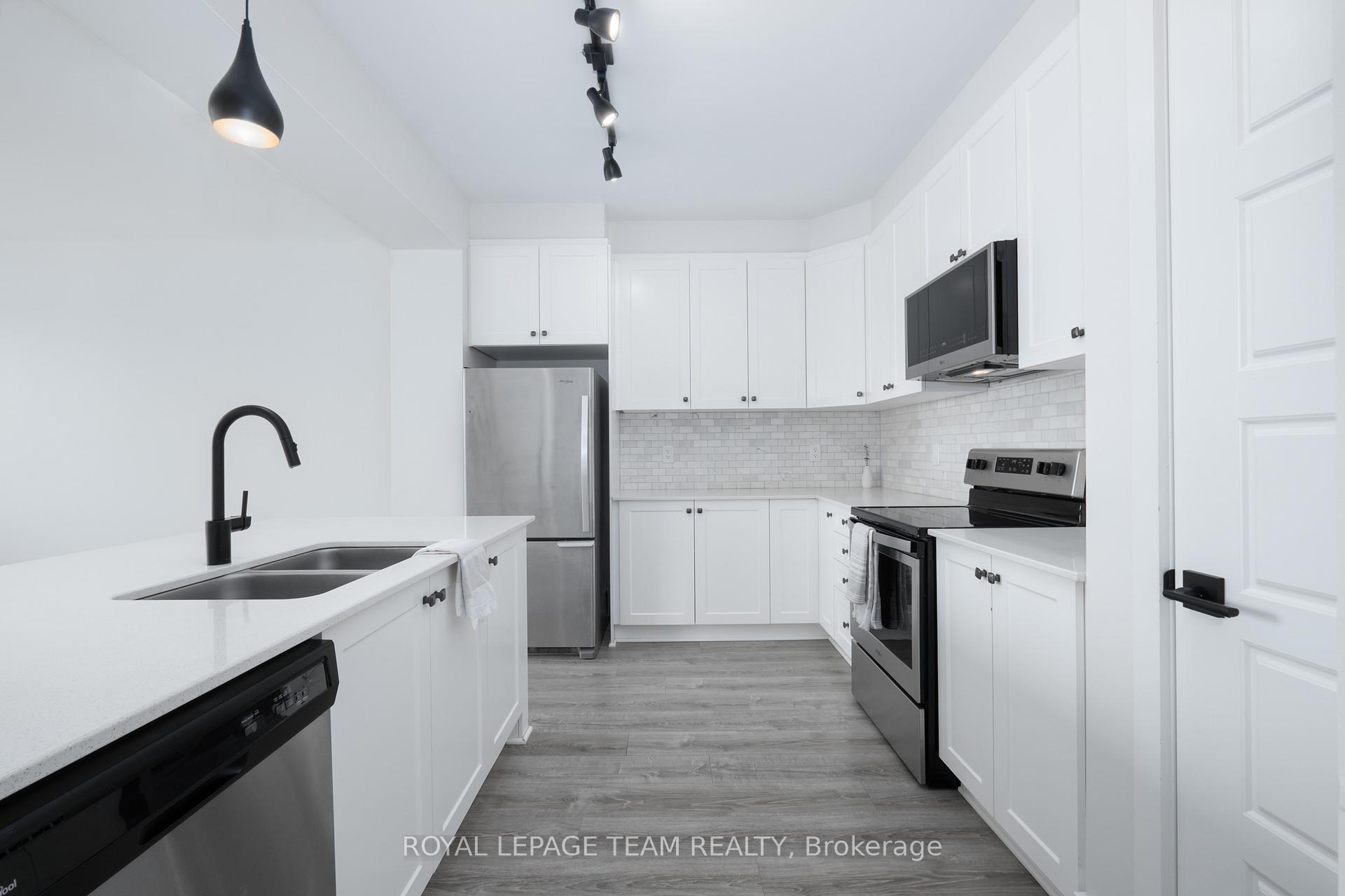 Photo 10 of 168 Pictou Crescent, Ottawa, Kanata - Emerald Meadows/Trailwest — HOMEH