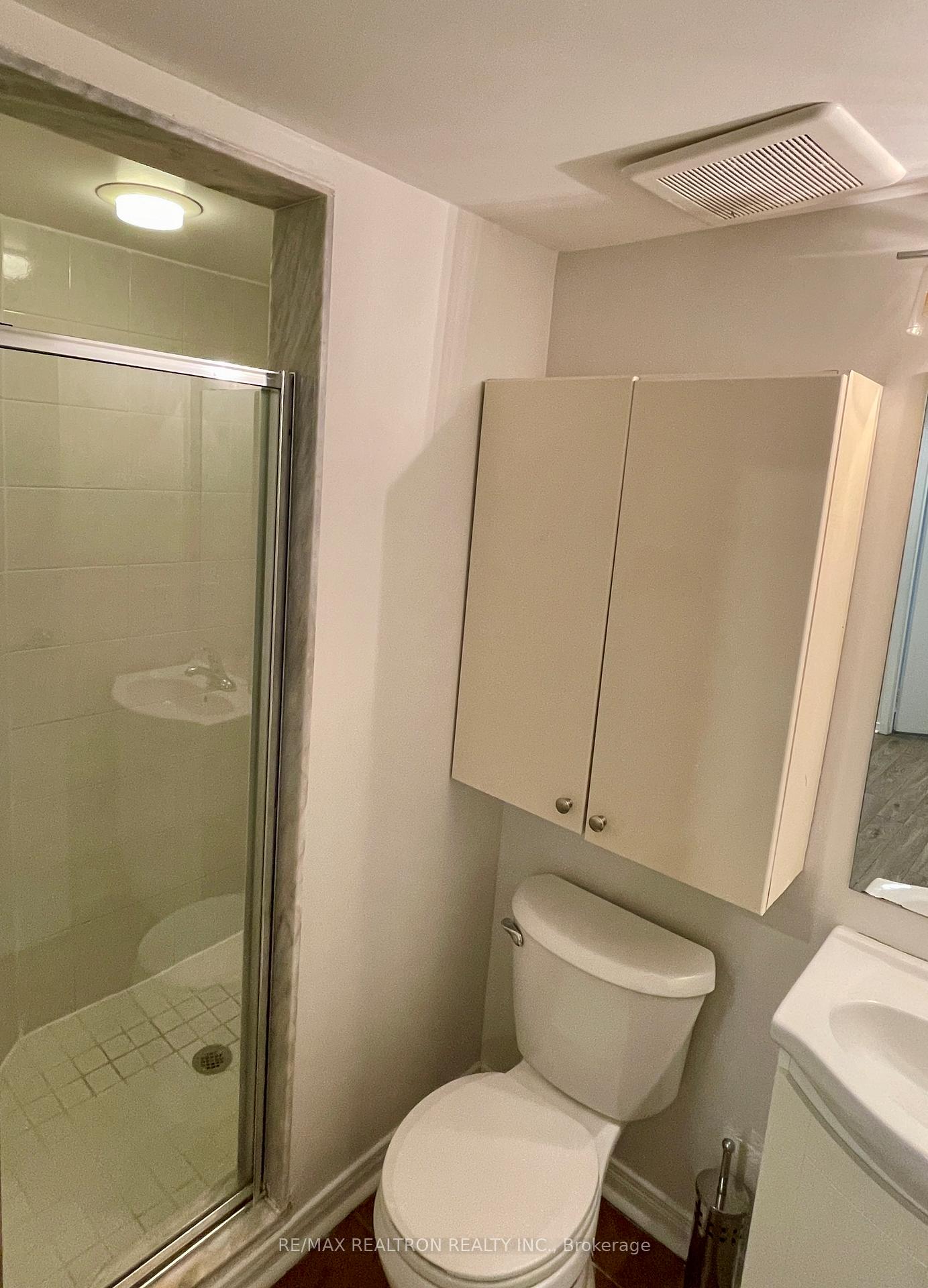 Photo 8 of Unit 821, 75 Weldrick Road, Richmond Hill, Observatory — HOMEH