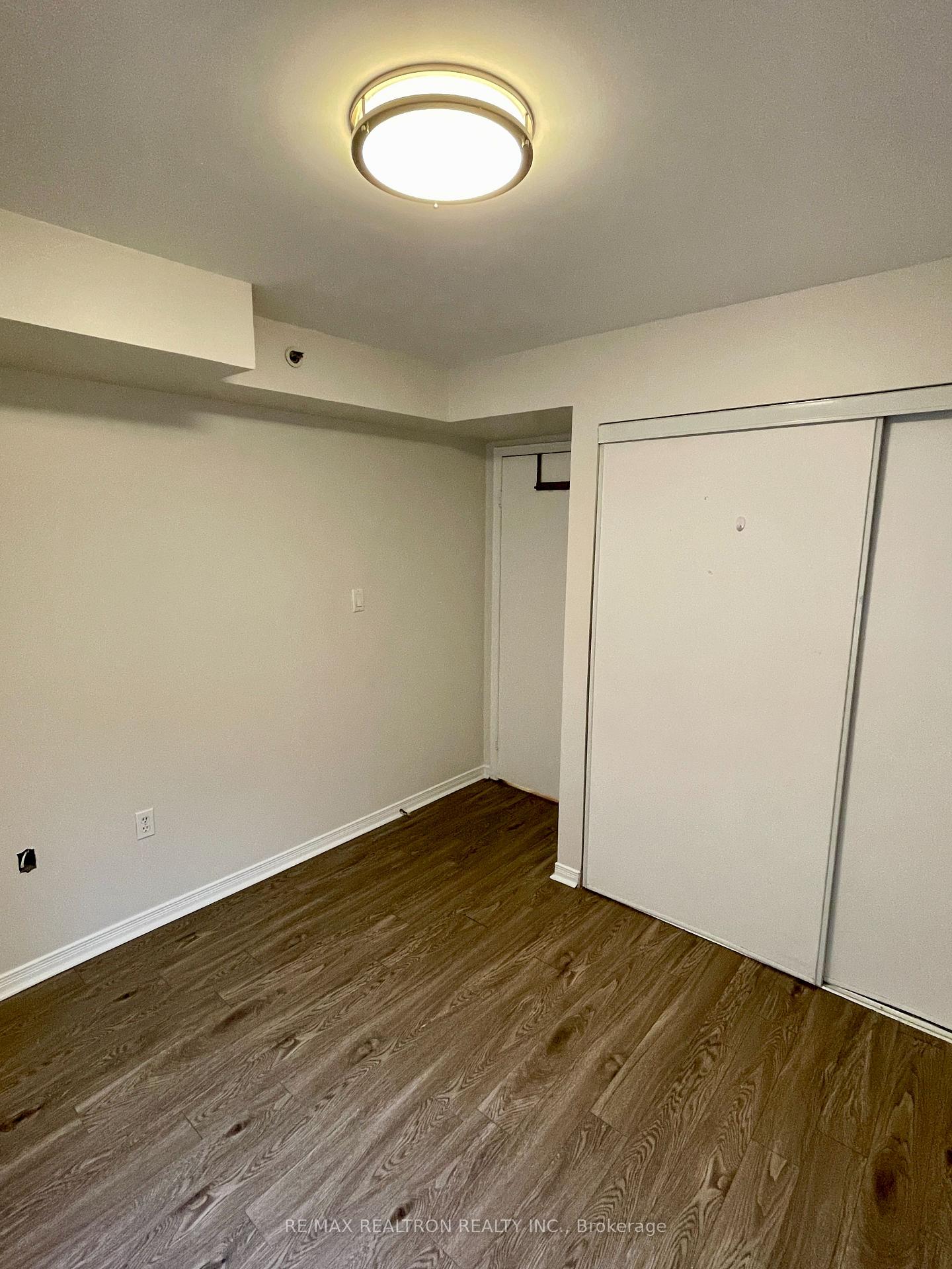 Photo 10 of Unit 821, 75 Weldrick Road, Richmond Hill, Observatory — HOMEH