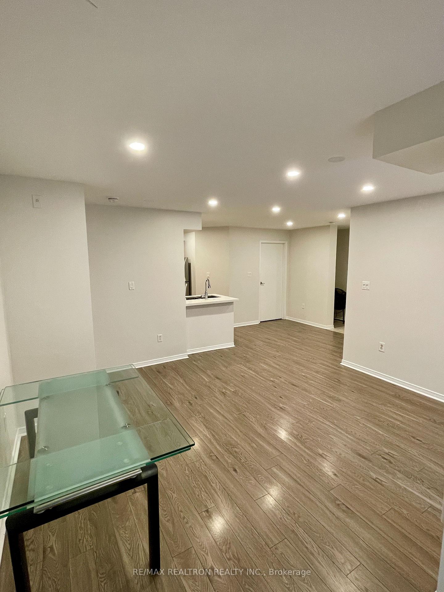 Photo 11 of Unit 821, 75 Weldrick Road, Richmond Hill, Observatory — HOMEH