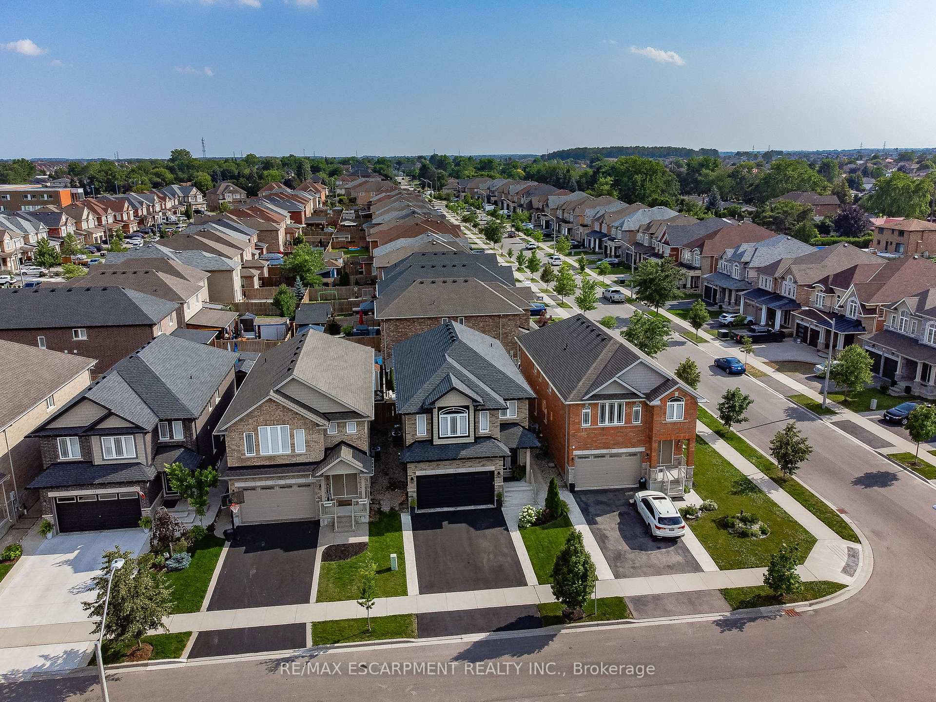 Photo 5 of 5 Narbonne Crescent, Hamilton, Stoney Creek Mountain — HOMEH