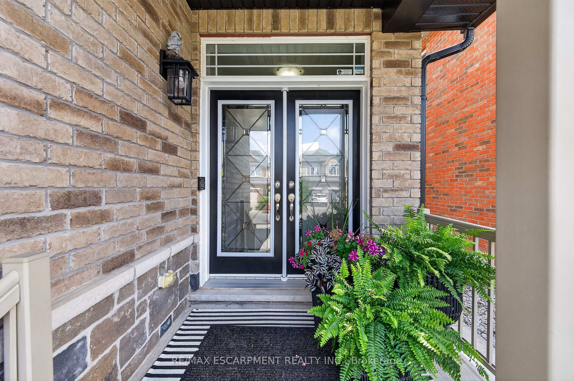 Photo 7 of 5 Narbonne Crescent, Hamilton, Stoney Creek Mountain — HOMEH
