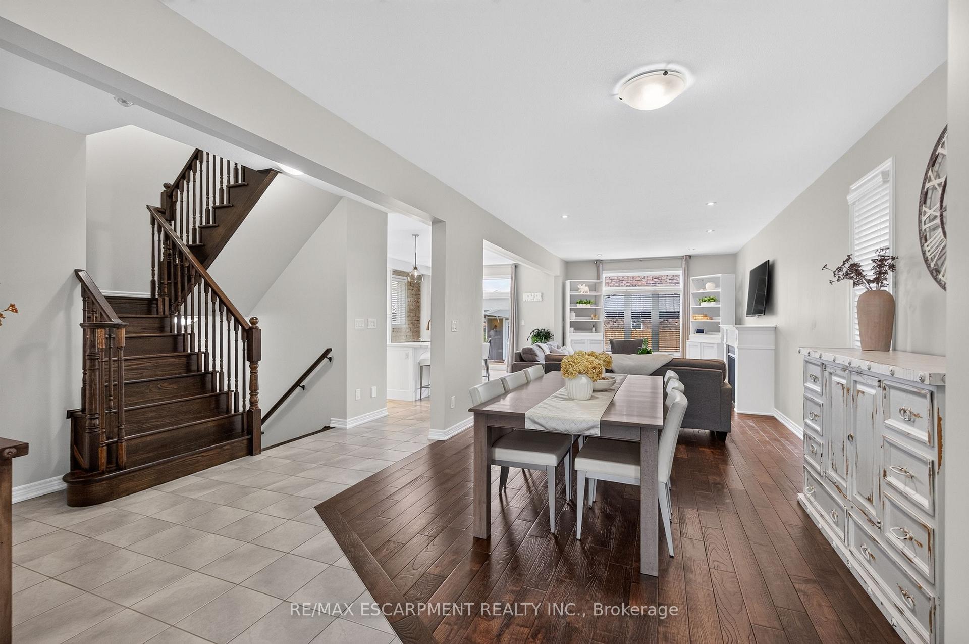 Photo 10 of 5 Narbonne Crescent, Hamilton, Stoney Creek Mountain — HOMEH