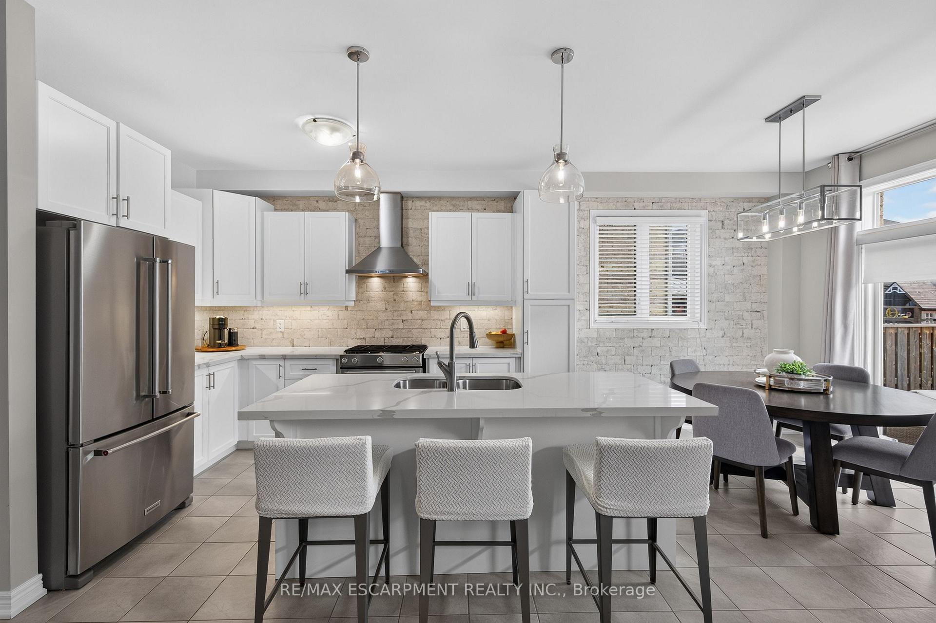 Photo 12 of 5 Narbonne Crescent, Hamilton, Stoney Creek Mountain — HOMEH