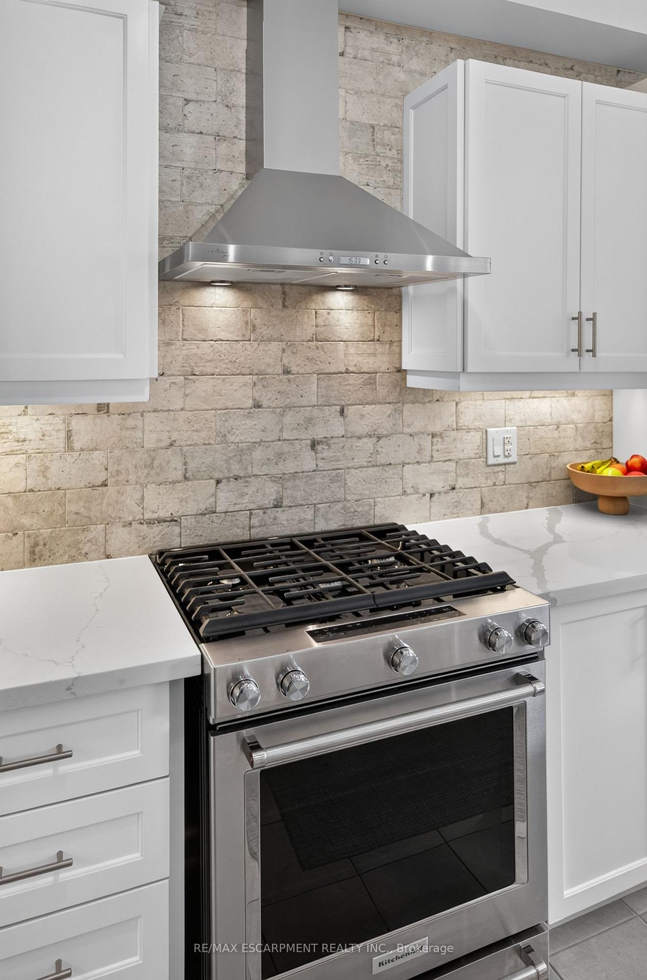 Photo 14 of 5 Narbonne Crescent, Hamilton, Stoney Creek Mountain — HOMEH
