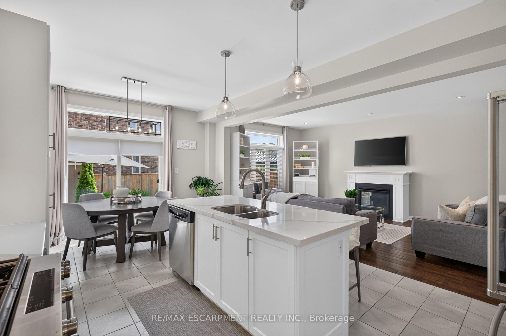 Photo 19 of 5 Narbonne Crescent, Hamilton, Stoney Creek Mountain — HOMEH