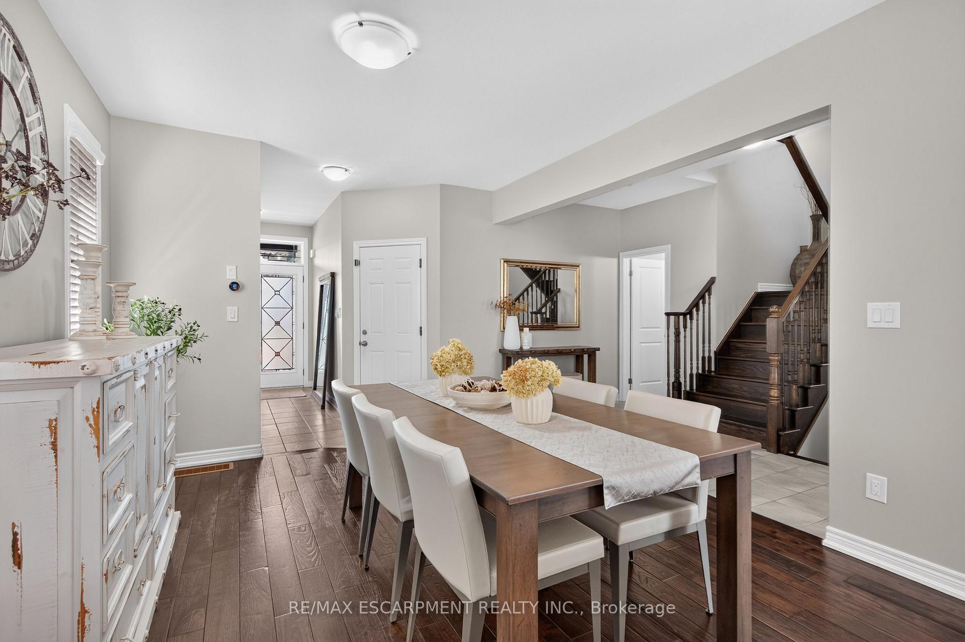 Photo 25 of 5 Narbonne Crescent, Hamilton, Stoney Creek Mountain — HOMEH