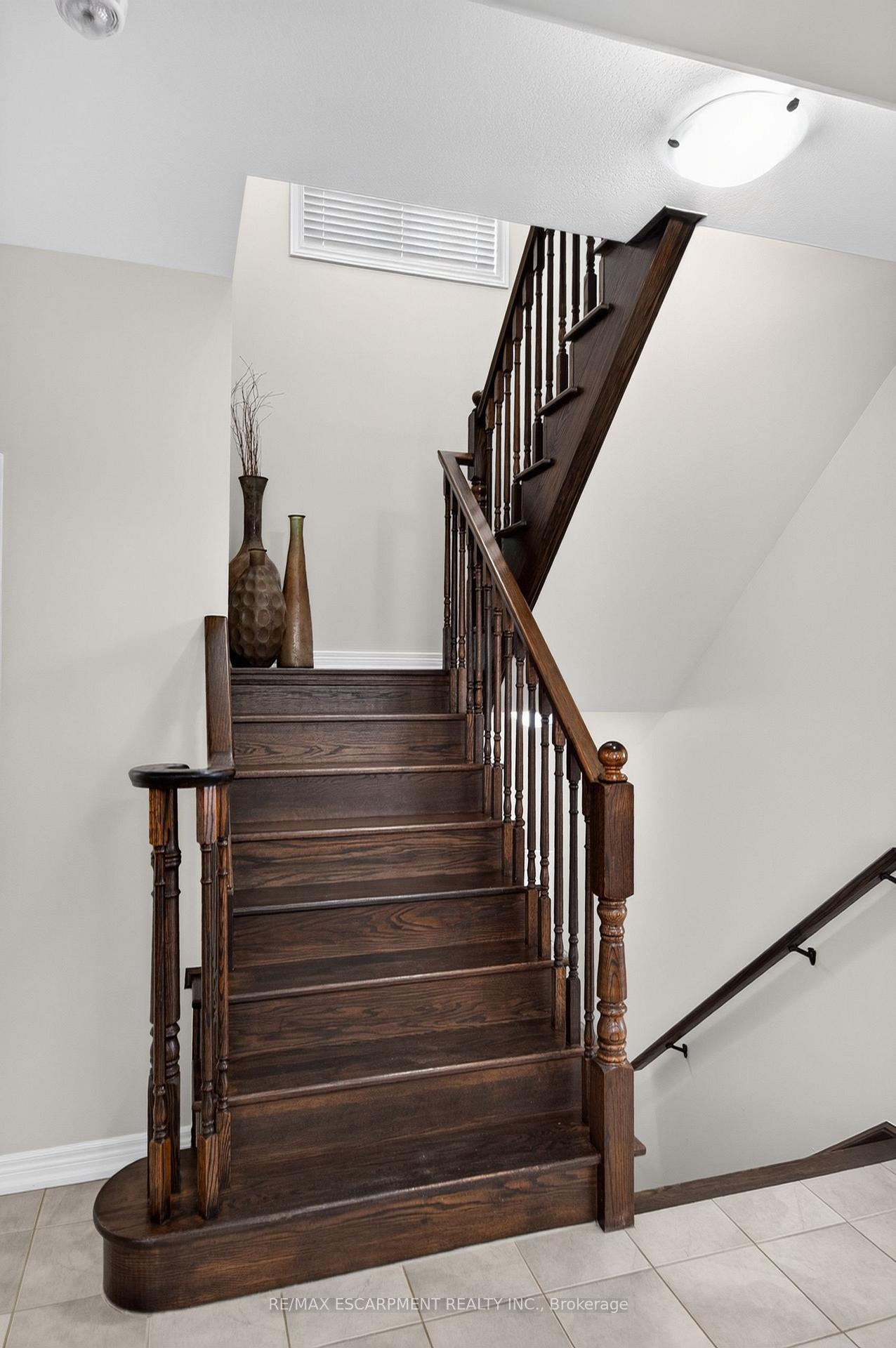 Photo 30 of 5 Narbonne Crescent, Hamilton, Stoney Creek Mountain — HOMEH