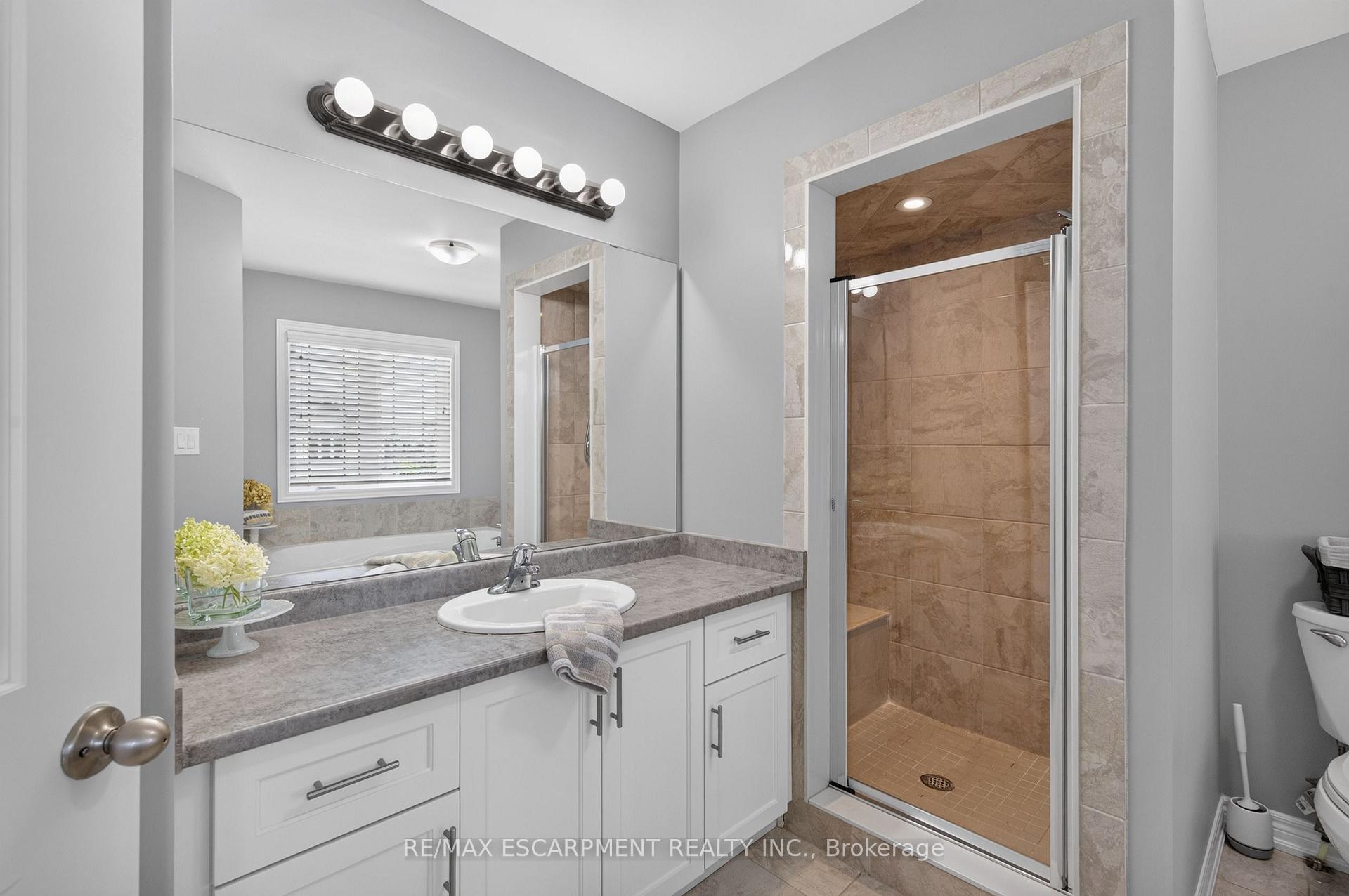 Photo 35 of 5 Narbonne Crescent, Hamilton, Stoney Creek Mountain — HOMEH